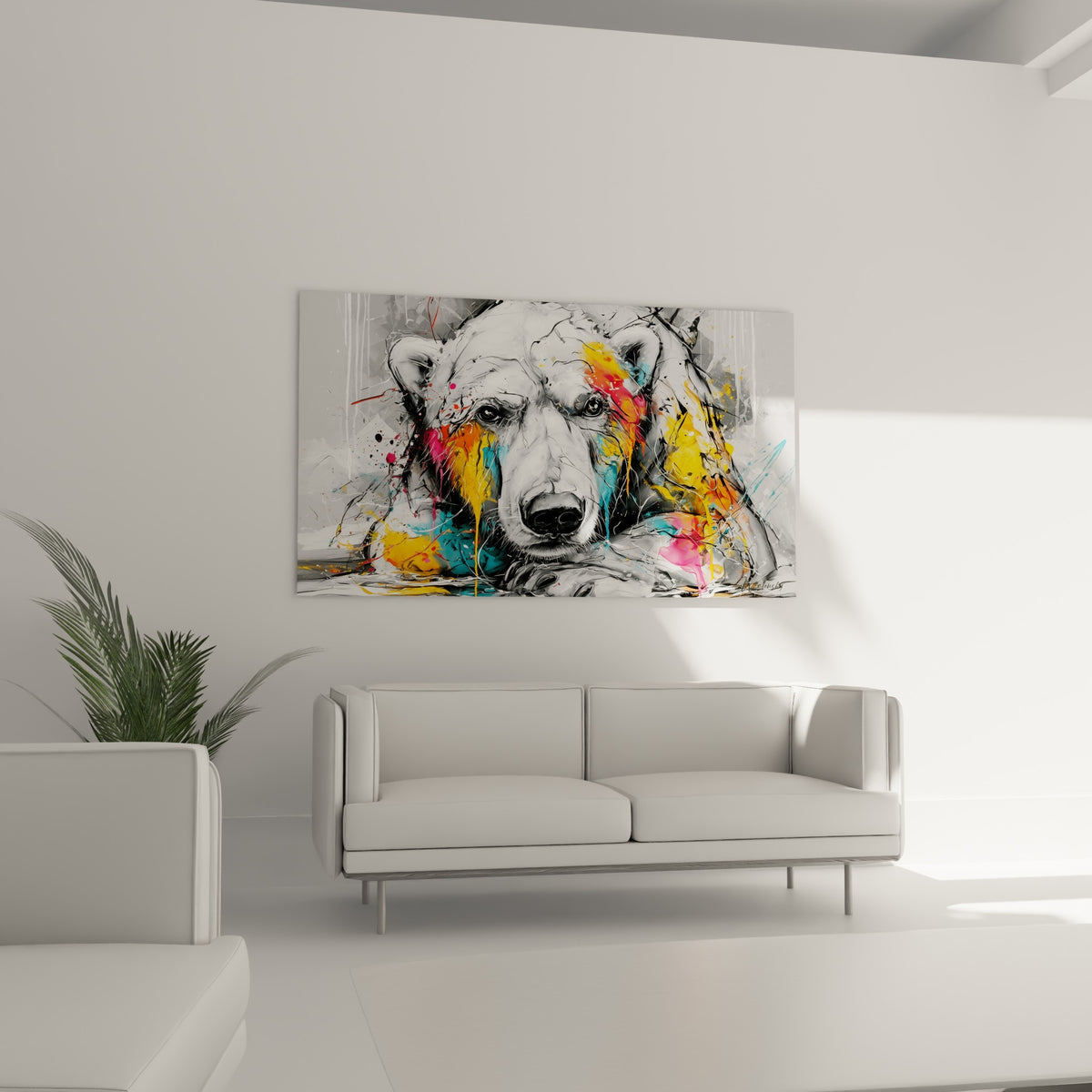 Museau blanc de l'ours polaire strié de traits noirs et de turquoise, au-dessus d'un canapé dans un salon lumineux