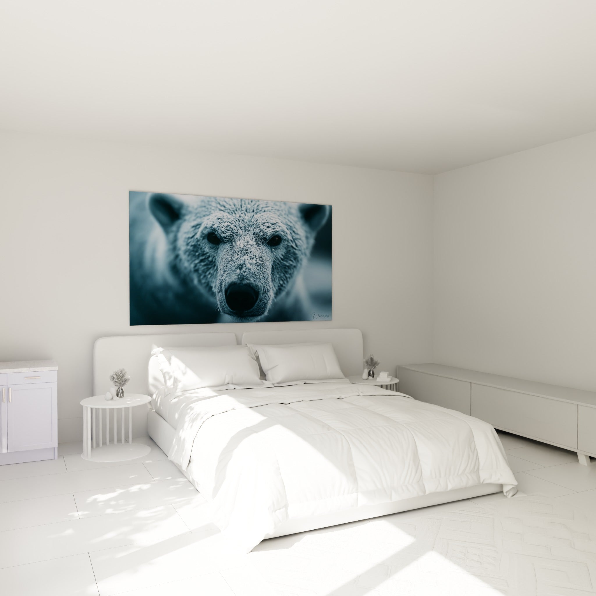 Museau givré d'ours polaire en bleu glacé et anthracite, accroché au-dessus d'un lit dans une chambre claire