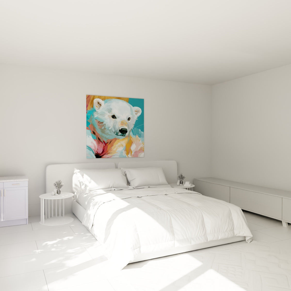 Portrait d'ours polaire blanc et orangé accroché au-dessus d'un lit dans une chambre claire