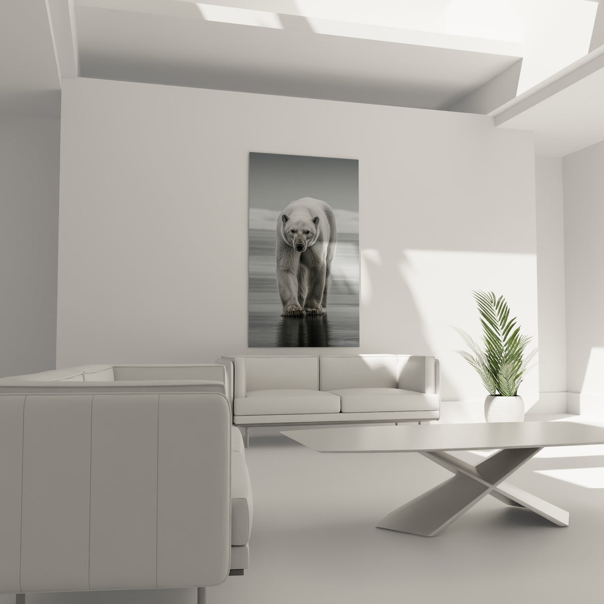 Regard intense de l'ours polaire blanc et gris, suspendu au-dessus d'un canapé dans un salon lumineux