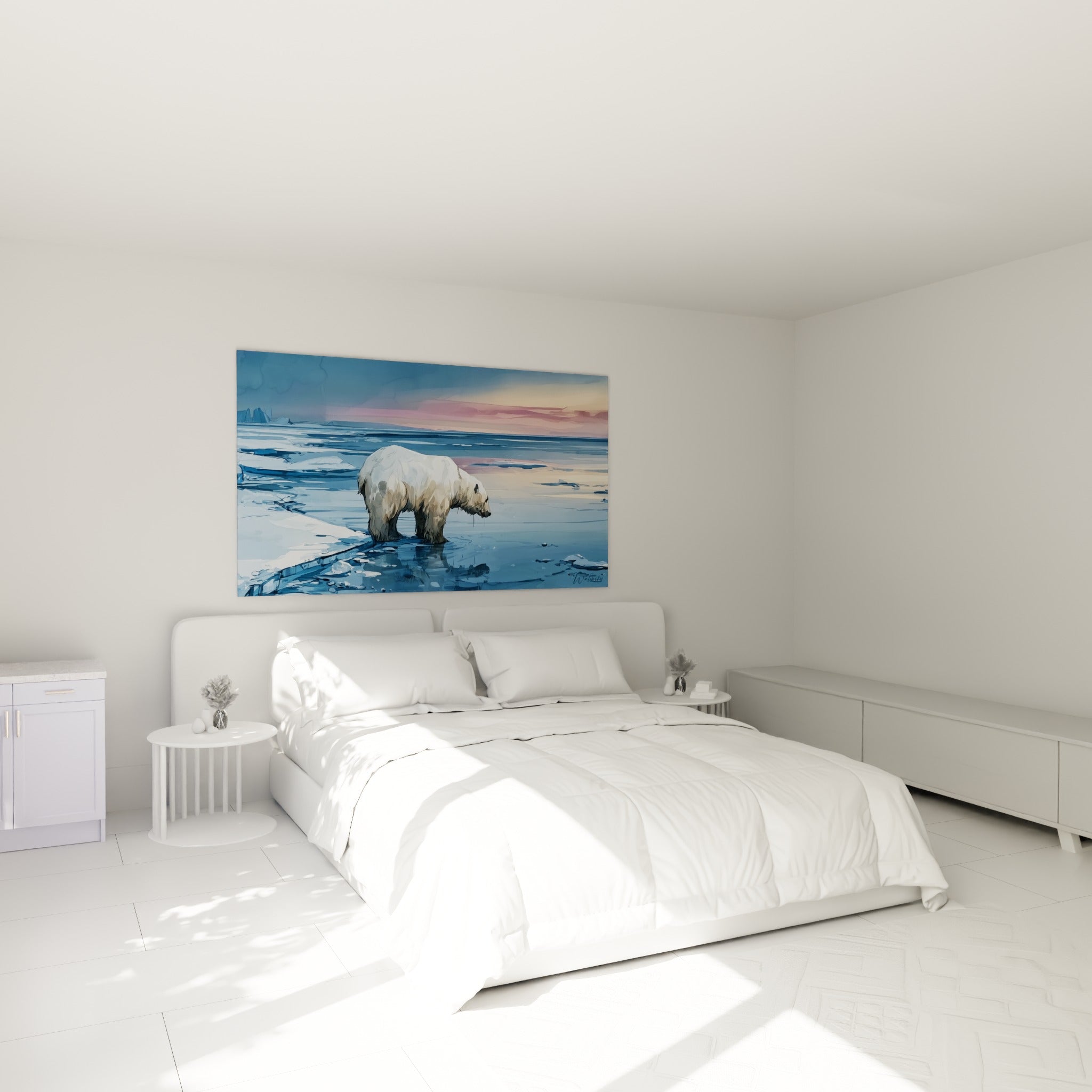 Ours polaire au pelage beige avançant sur glace bleutée, accroché au-dessus d'un lit dans une chambre claire