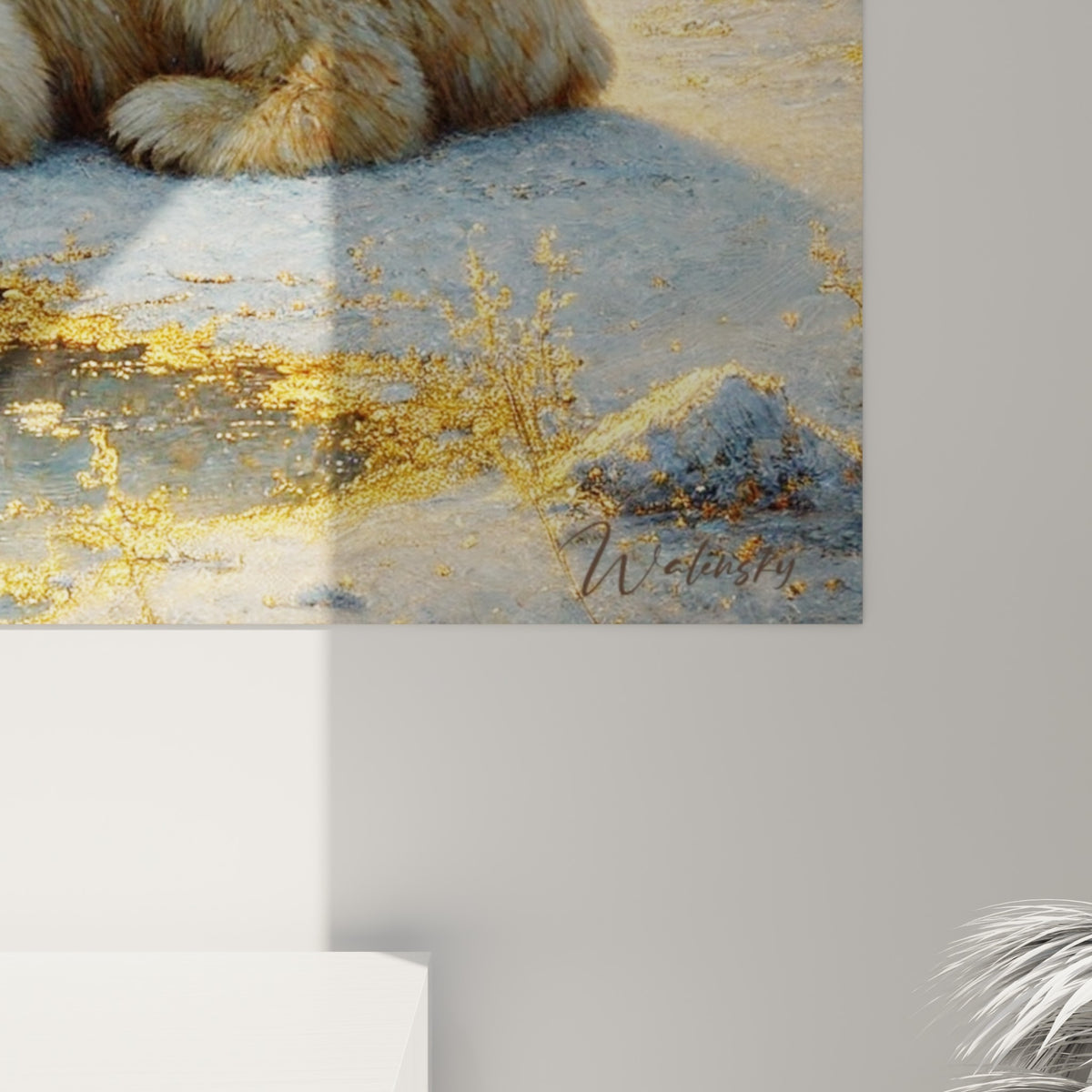 Empâtements dorés et grain givré de la fourrure visibles en gros plan sur cette toile accrochée