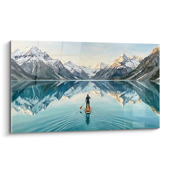 Schilderij Besneeuwde Berg en Meer met Smaragdgroene Reflecties en Paddelaar - IJskoude Rust - Editie Paddle