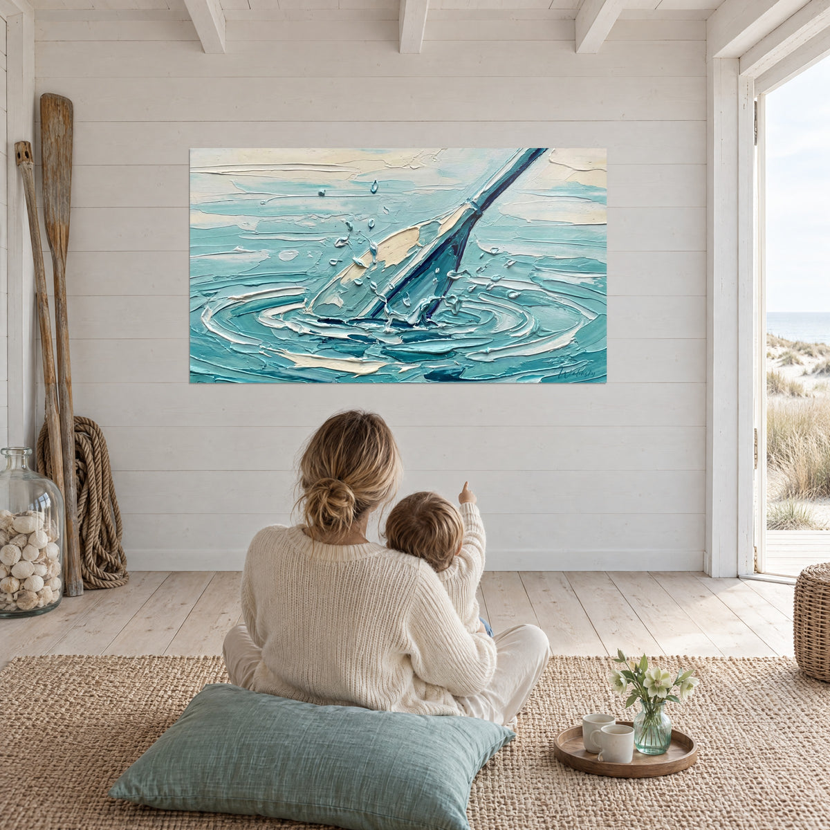 Schilderij spatten van een peddelblad in de golf, lagunenblauw en gebroken wit, grote witte muur, moeder en kind zittend beneden