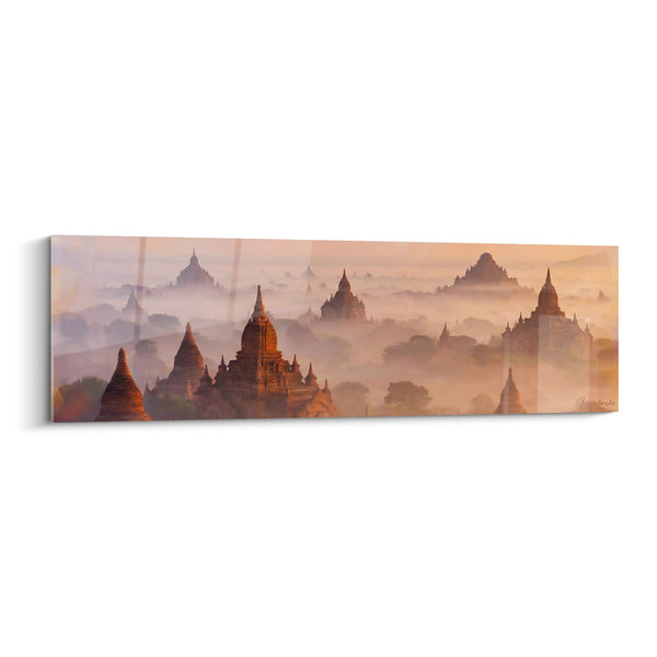 Schilderij Pagodes in Gouden Nevel bij Zonsopgang - Mystieke Sereniteit - Boeddhistische Tempel Editie