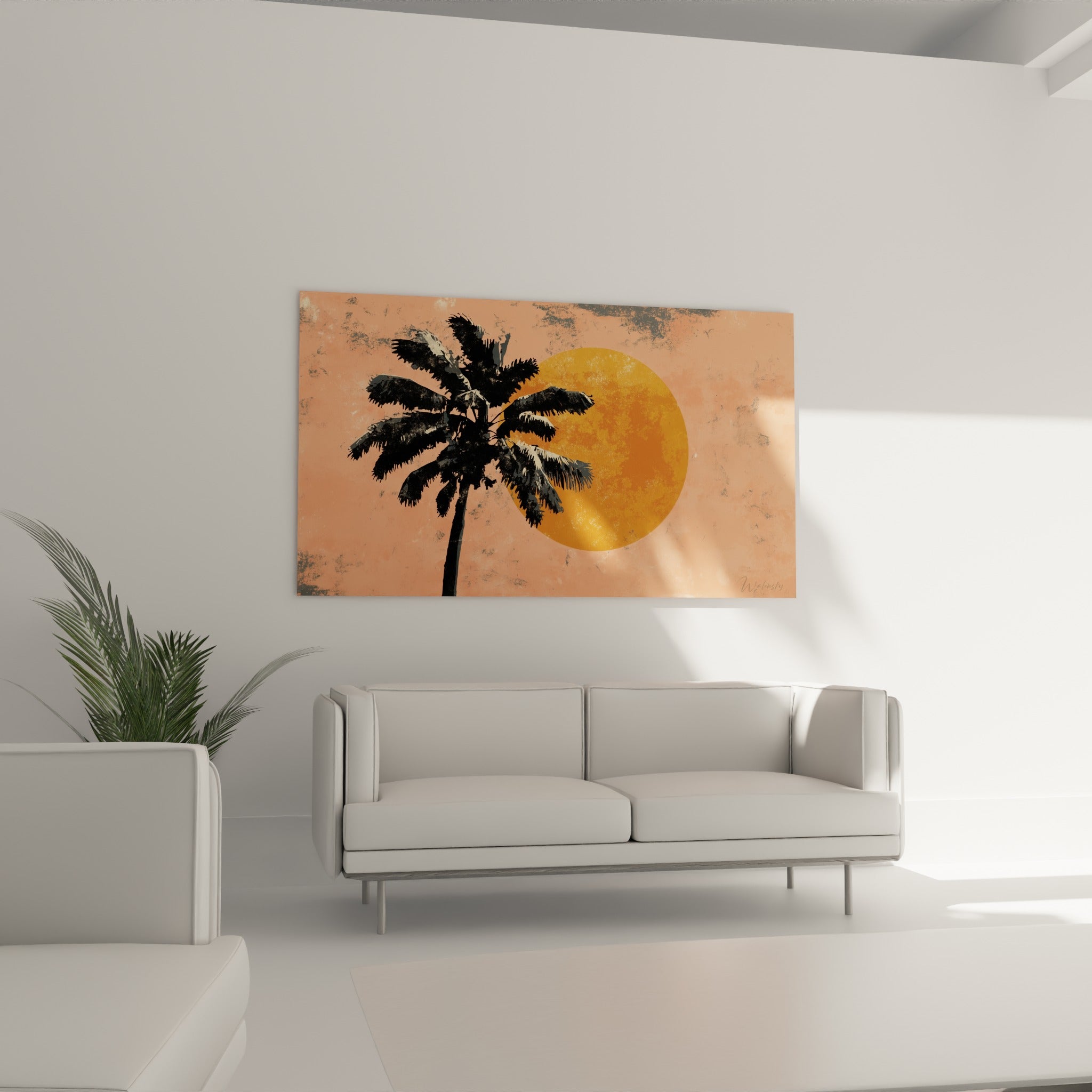 Palmes noires détachées sur fond corail patiné au-dessus d'un canapé dans un salon lumineux