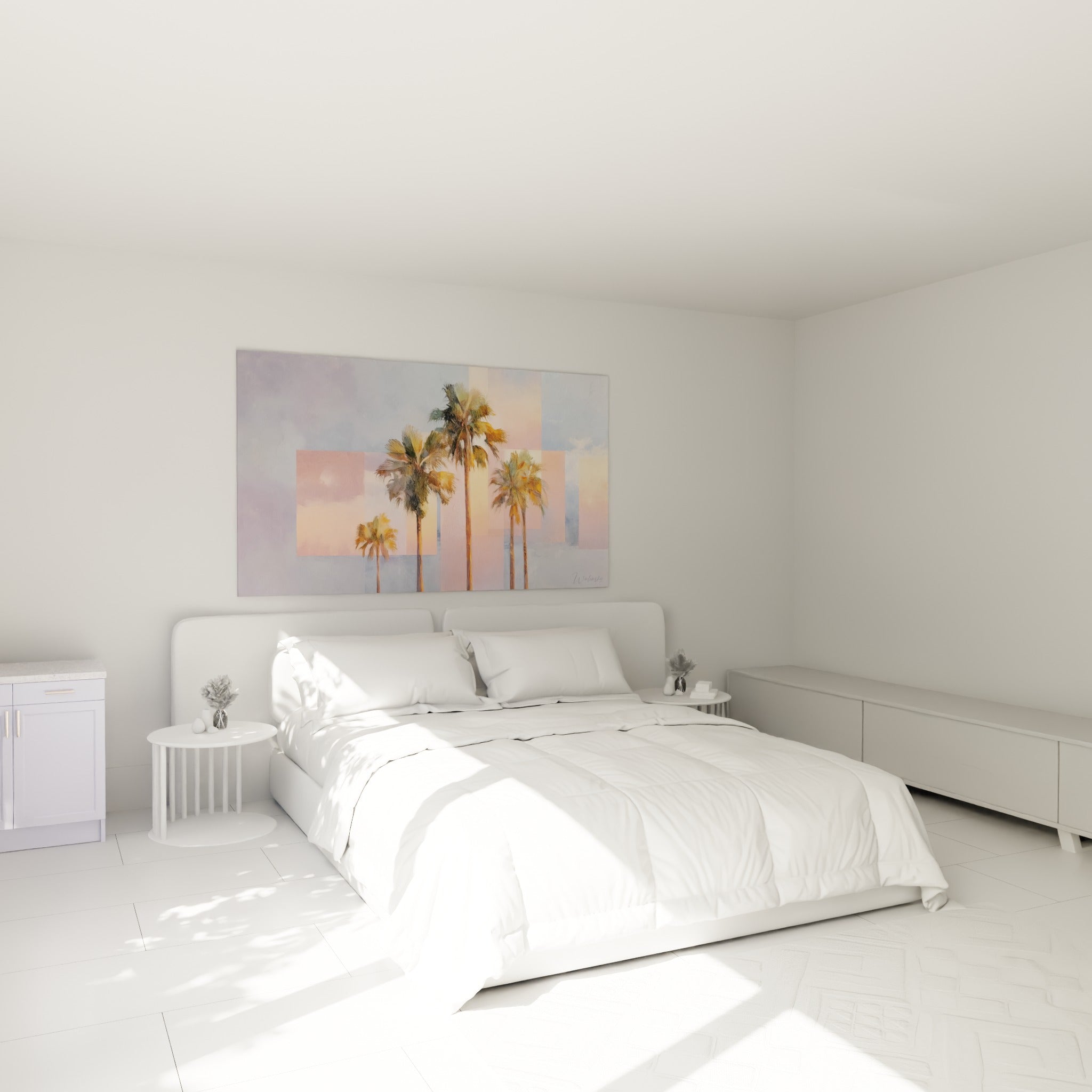 Cinq palmiers ocre et rose se déployant au-dessus d'un lit dans une chambre claire et lumineuse