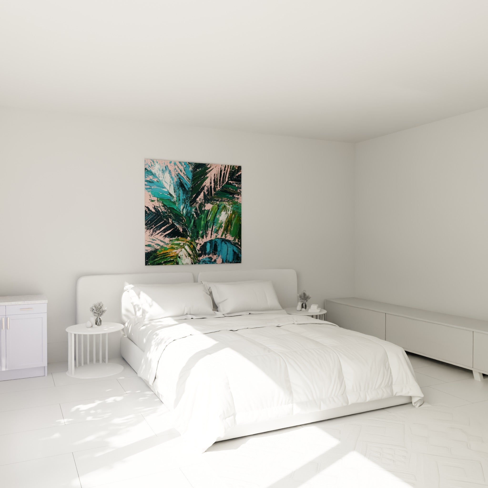 Feuillage de palmier vert et rose accroché au-dessus d'un lit dans une chambre claire