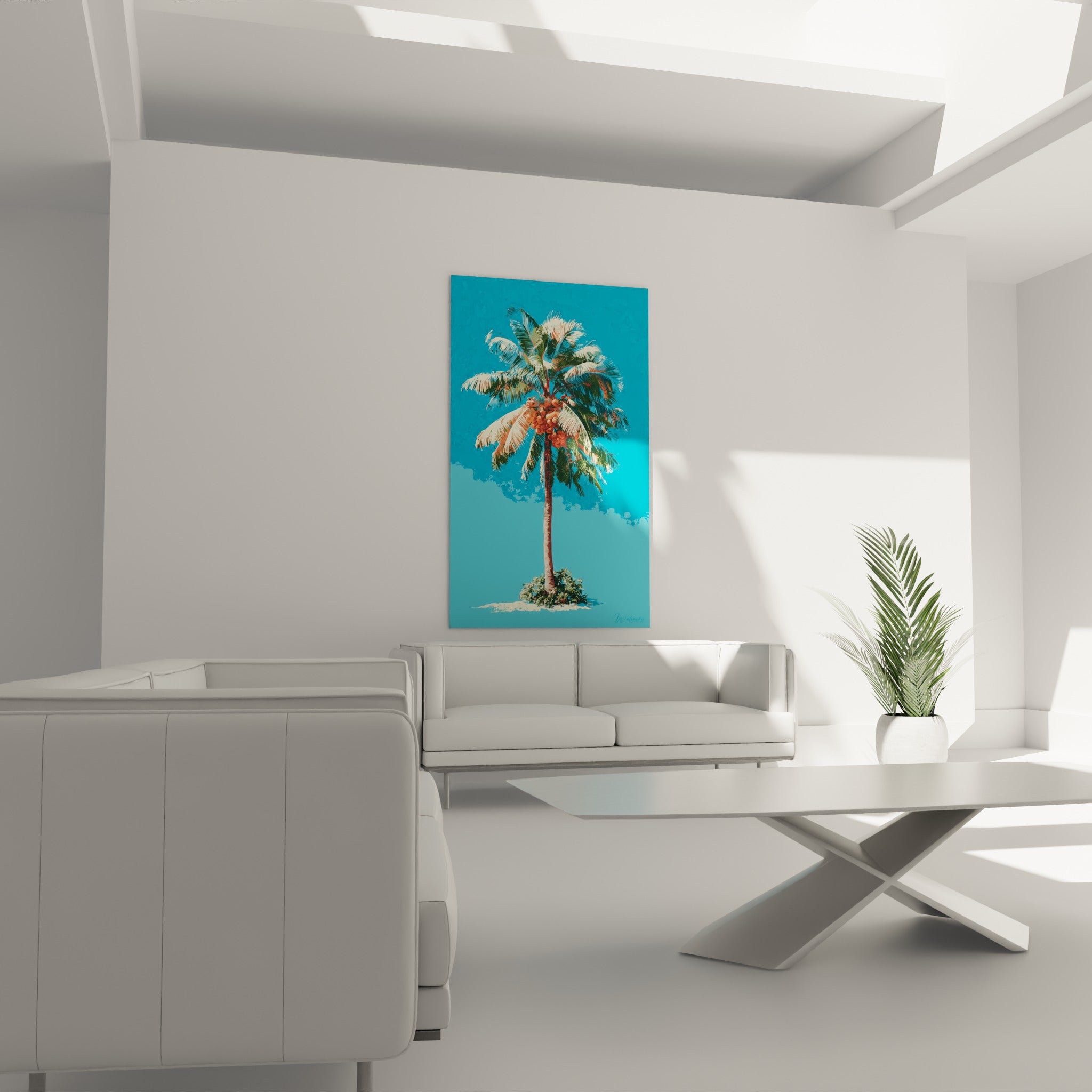 Palmier aux palmes vert et blanc cassé sur bleu turquoise, au-dessus d'un canapé dans un salon lumineux