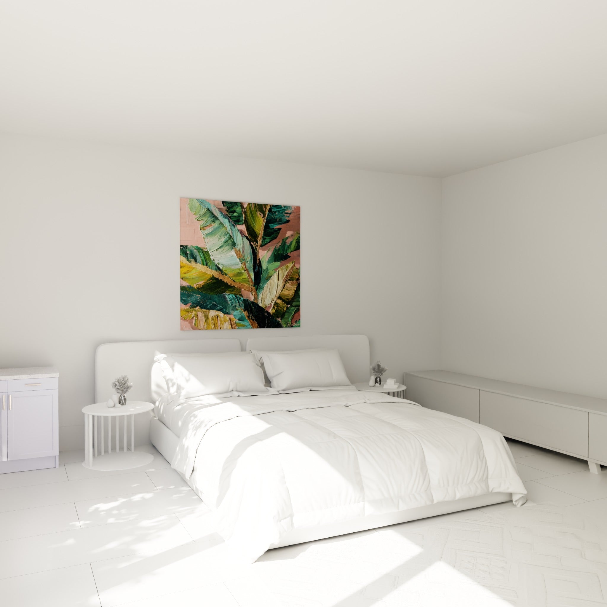 Feuillage tropical vert et rose doré du Palmier, accroché au-dessus d'un lit dans une chambre claire