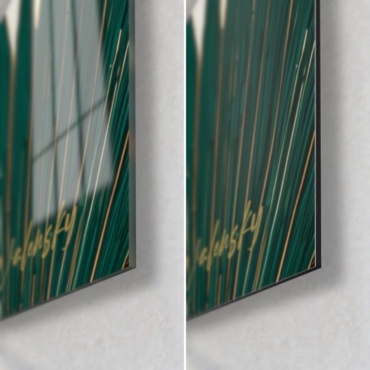 Wall art with emerald and gold palm leaf, bottom right corner: glossy glass on the left, matte Dibond on the right, 3 mm edge