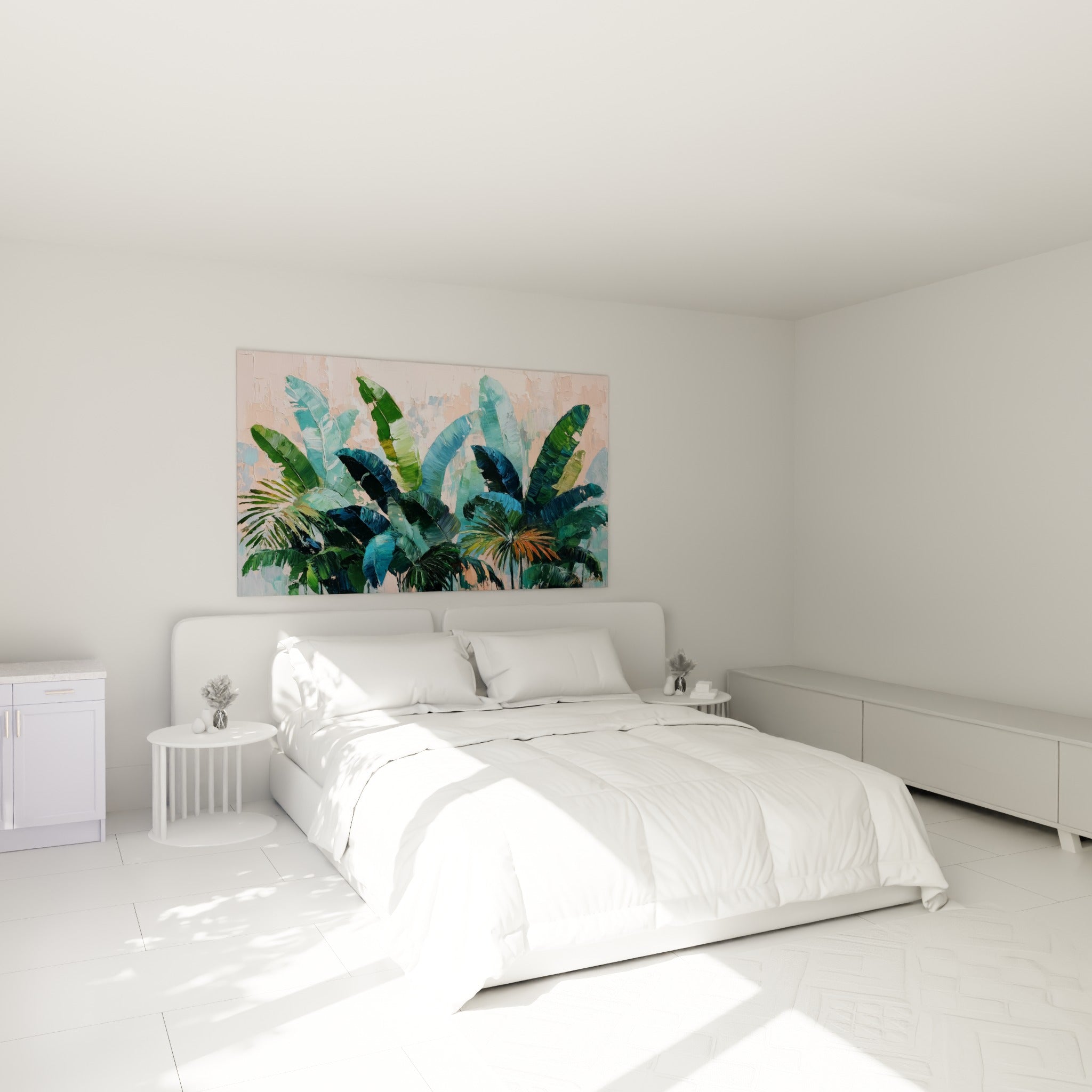 Feuillage tropical vert et rose du Palmier au-dessus d'un lit dans une chambre claire