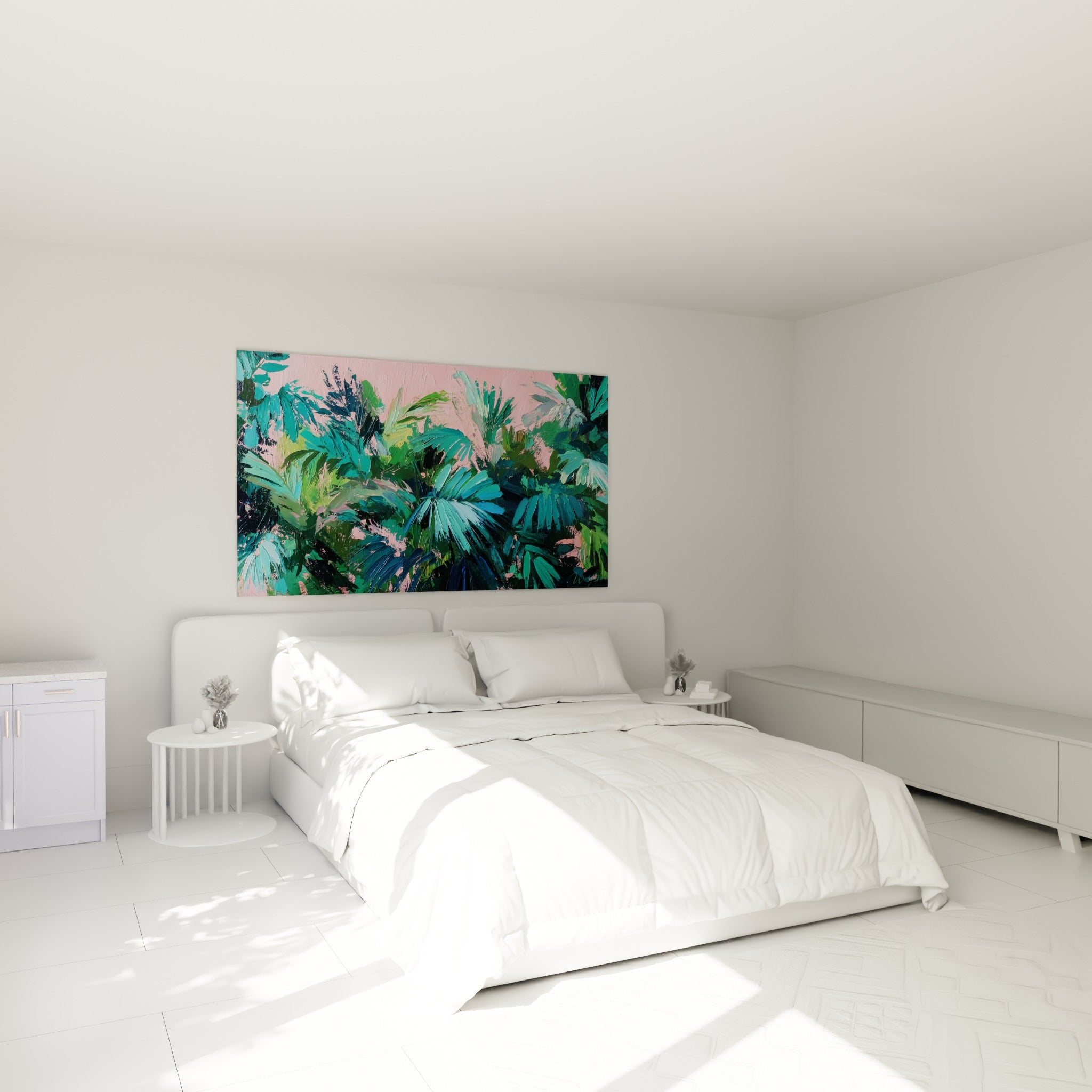 Feuillage tropical vert et bleu turquoise de ce Palmier au-dessus d'un lit dans une chambre claire