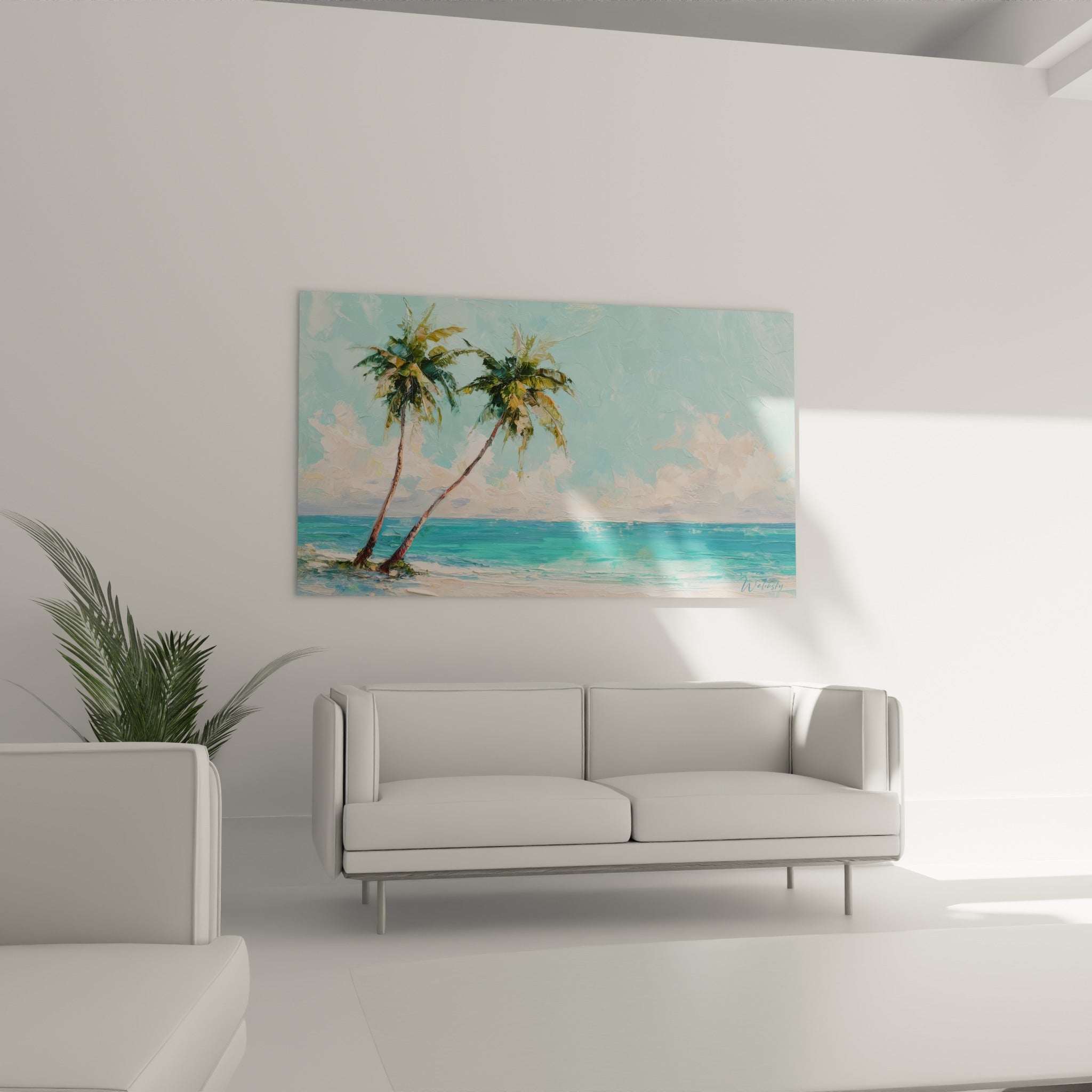Palmes vertes et mer turquoise scintillante au-dessus d'un canapé dans un salon lumineux