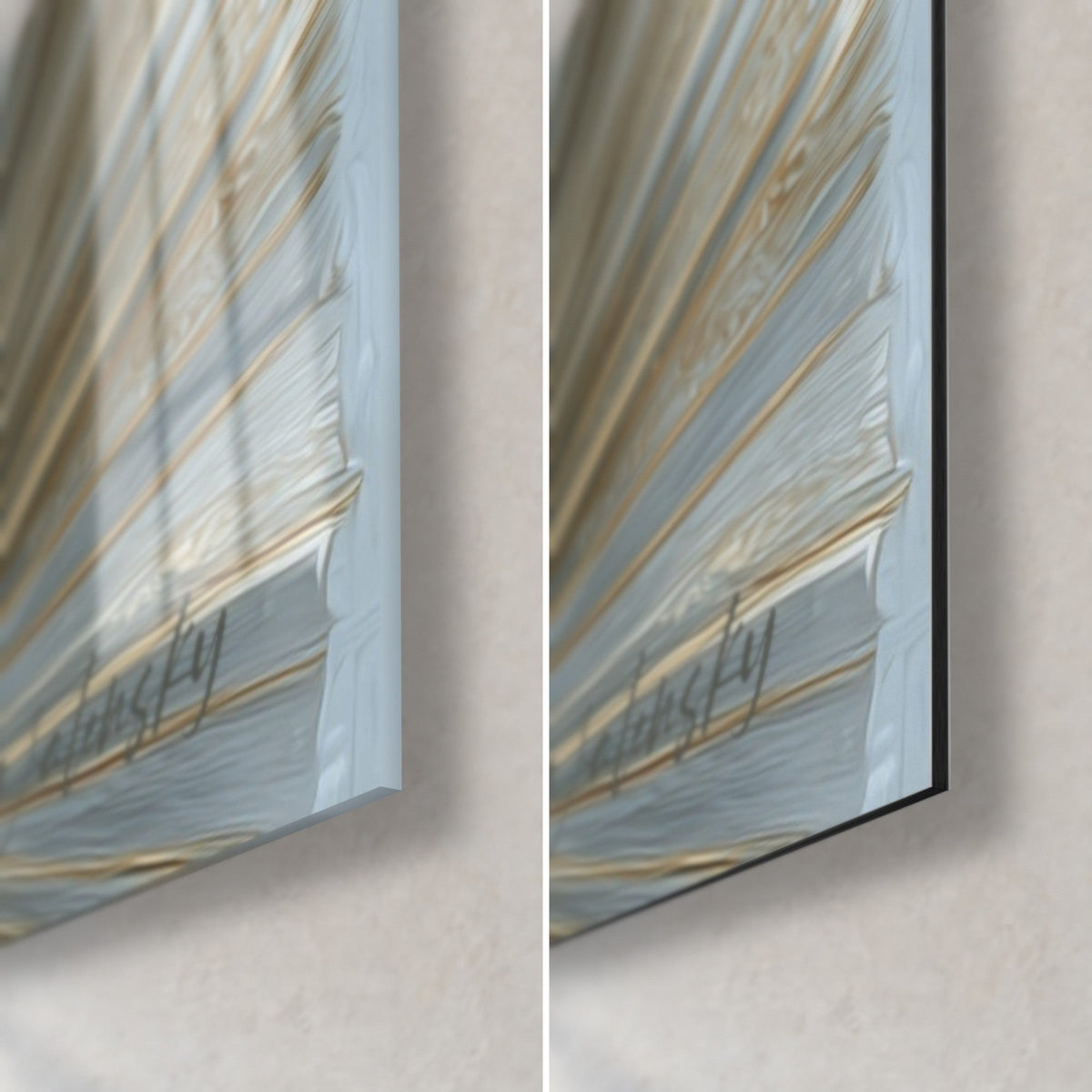 Wall art gold and white pleated palm leaves on blue-grey, bottom right corner: glossy glass on the left, matte black Dibond on the right