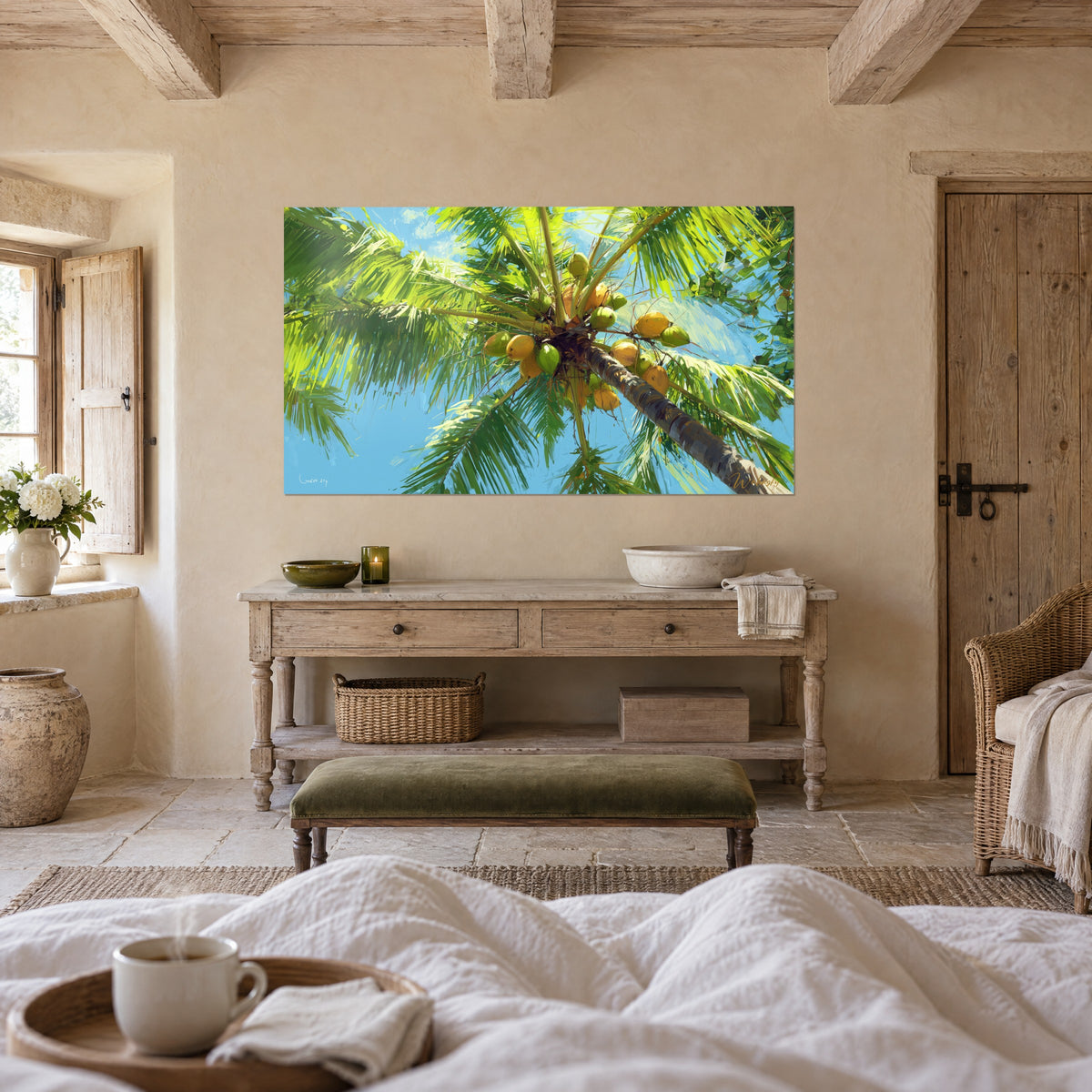 Cuadro de cocotero pintado en contrapicado, frutos amarillos y verdes, tronco marrón, cielo azul, sobre una cama en un dormitorio luminoso