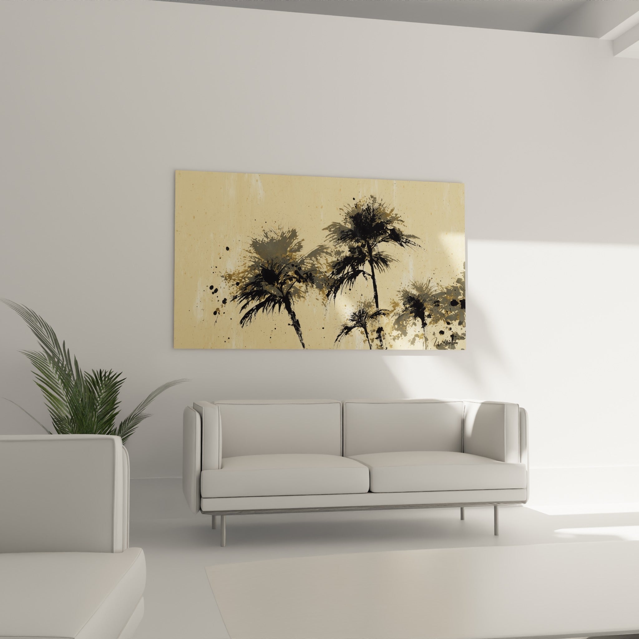 Palmiers noirs éclaboussés sur fond ocre et beige, technique gestuelle, au-dessus d'un canapé dans un salon lumineux.