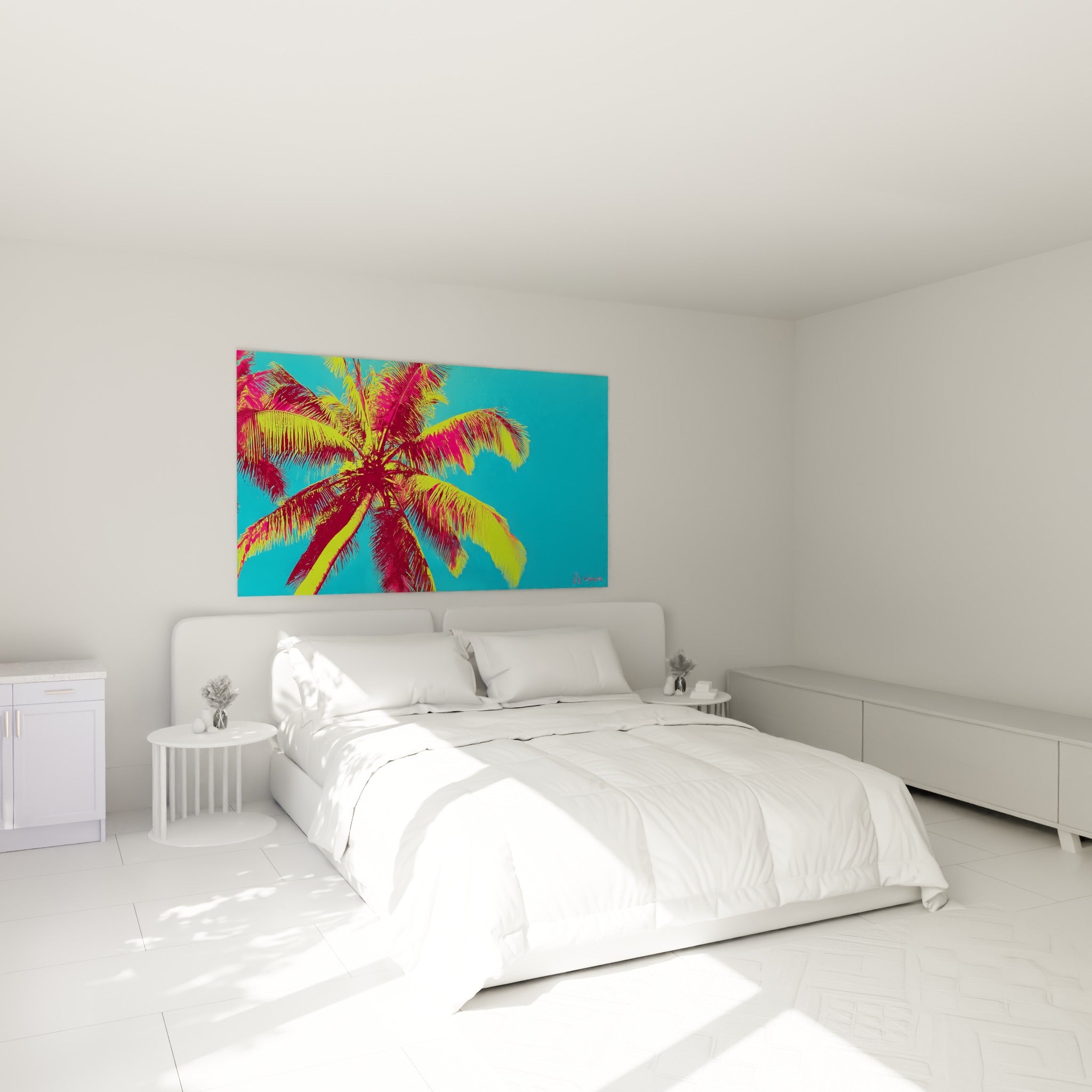 Feuillage tropical vert citron et rose intense d'un palmier au-dessus d'un lit dans une chambre claire