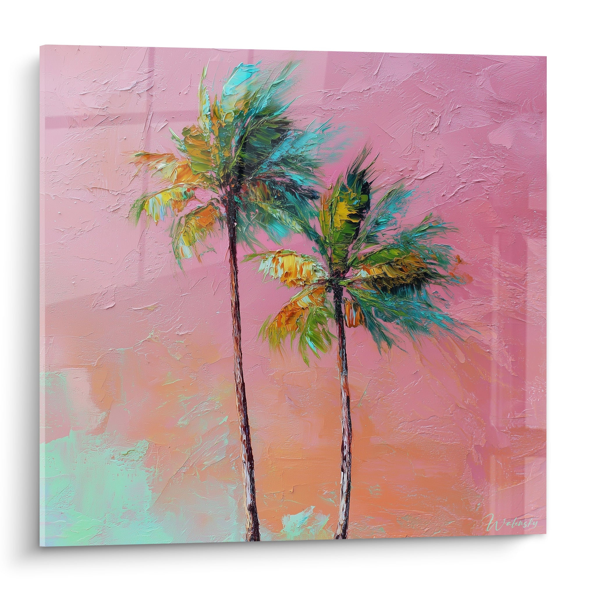 Deux palmiers turquoise et vert se dressent sur un fond rose corail texturé et peint au couteau