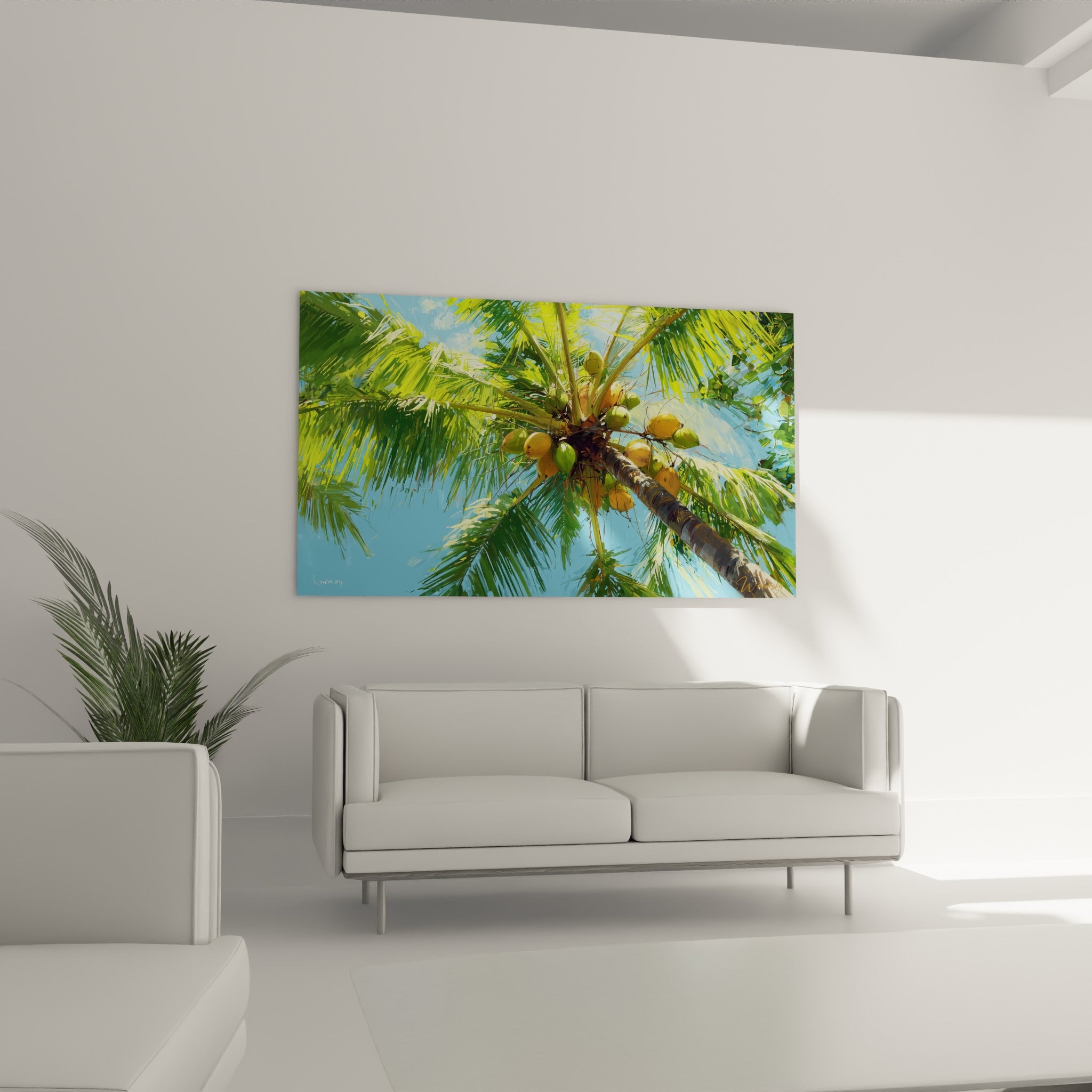 Feuillage vert olive et noix de coco dorées du tableau Palmier au-dessus d'un canapé dans un salon lumineux