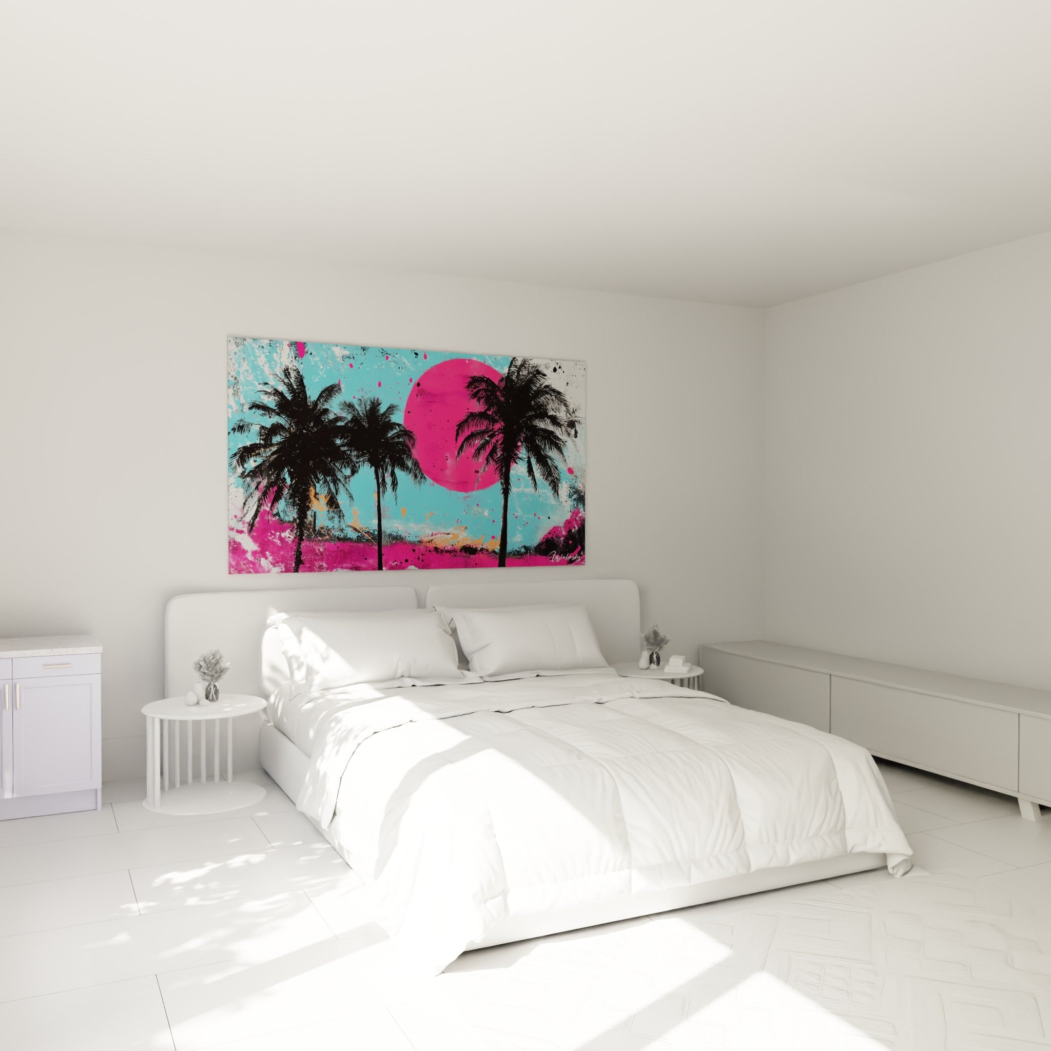 Silhouettes de palmiers noirs et soleil fuchsia intense, au-dessus d'un lit dans une chambre claire