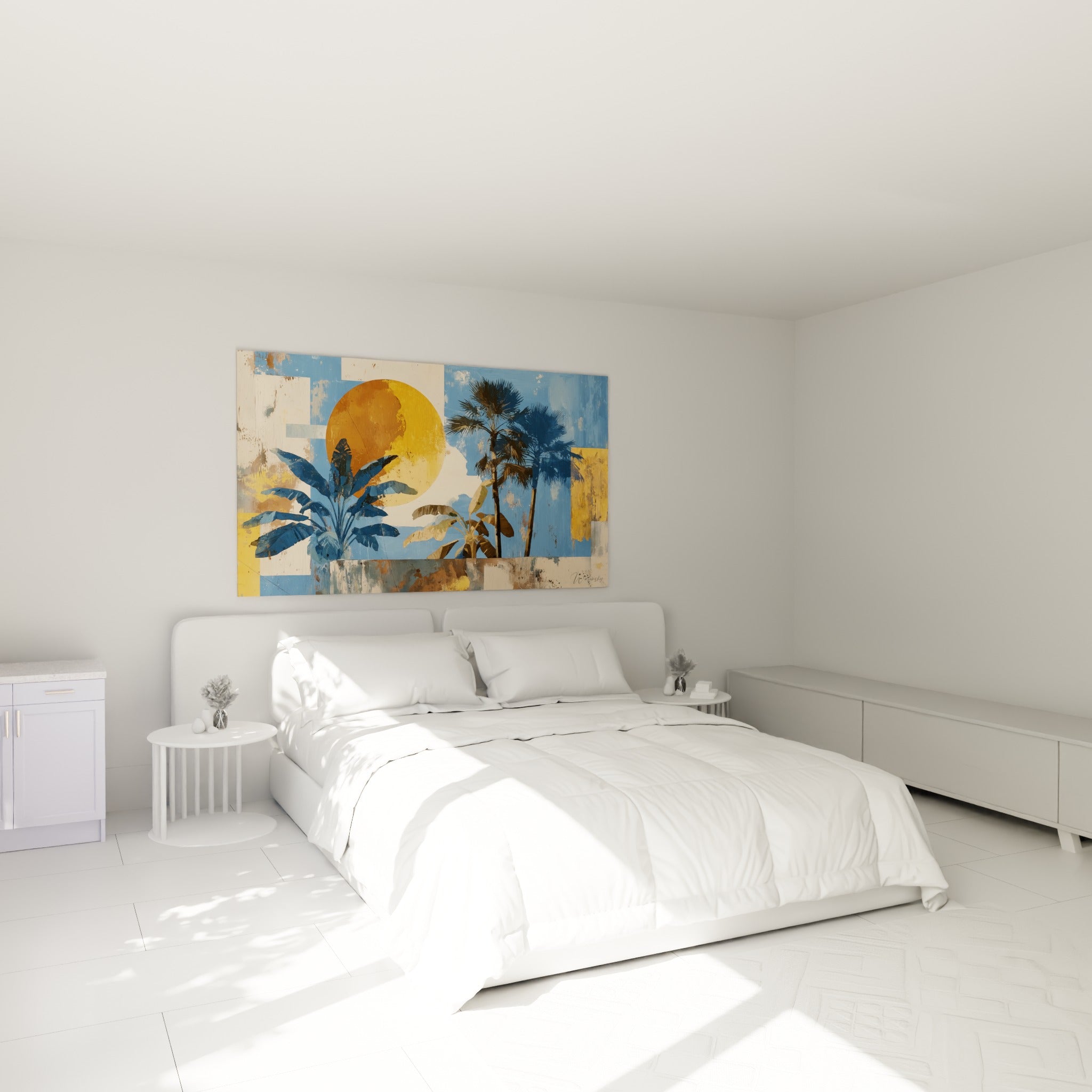 Silhouettes de palmiers bleu marine et soleil ocre au-dessus d'un lit dans une chambre claire