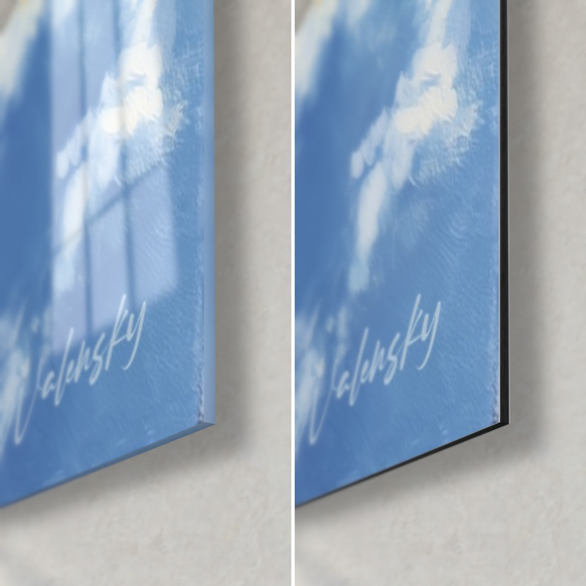 Tableau palmier en contre-plongée, coin bas droit : verre acrylique brillant bleu ciel à gauche, alu Dibond mat noir à droite, tranche de 3 mm