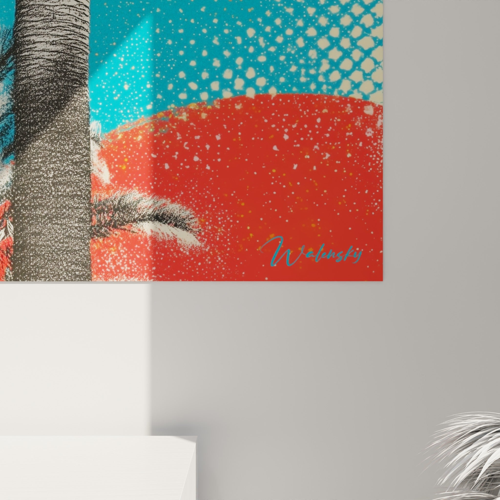 Grain graphique des palmes noires et pointillés clairs sur fond corail et turquoise, détail de l'impression