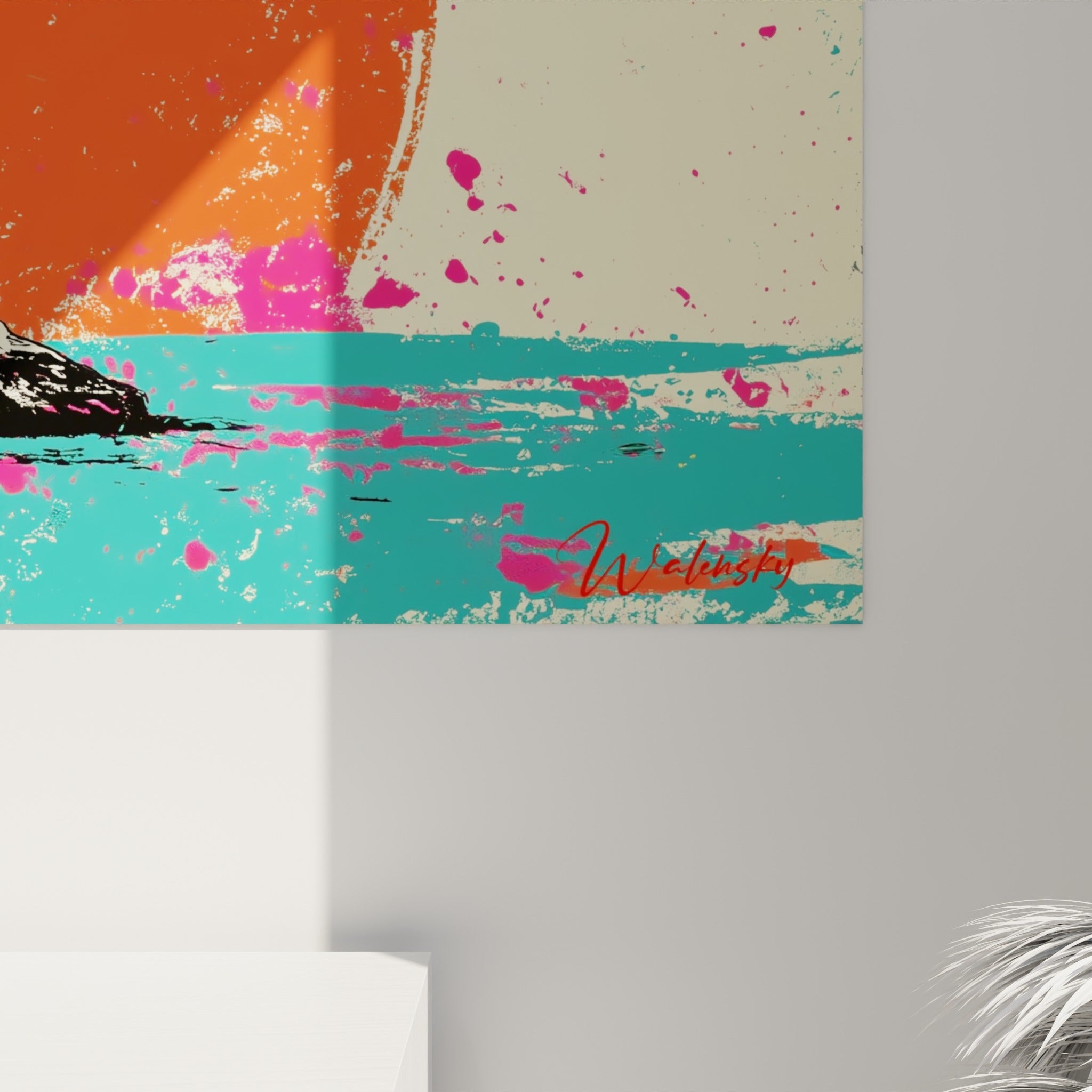 Grain de la sérigraphie visible sur les éclaboussures roses et le fond ivoire craquelé du tableau Palmier