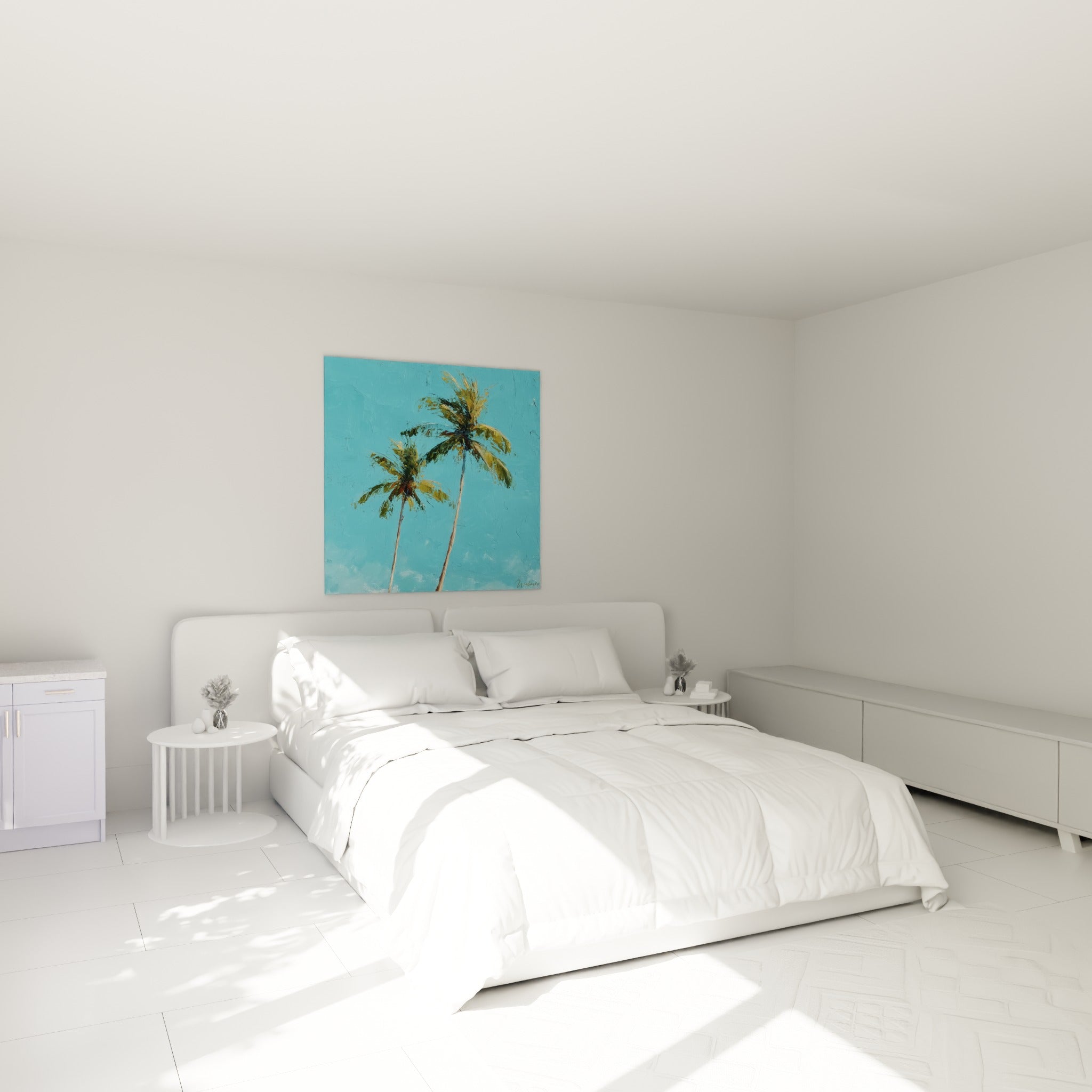Deux palmiers inclinés en touches vertes et dorées sur ciel bleu turquoise, au-dessus d'un lit dans une chambre claire
