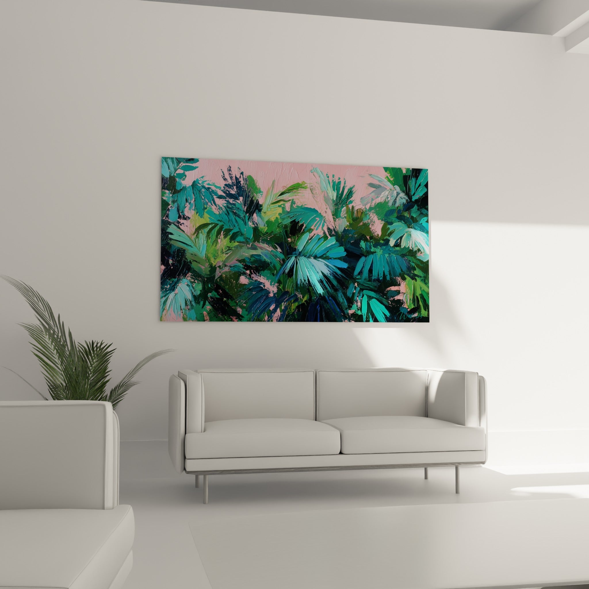 Palmes vert sombre et rose poudré de ce tableau Palmier au-dessus d'un canapé dans un salon lumineux