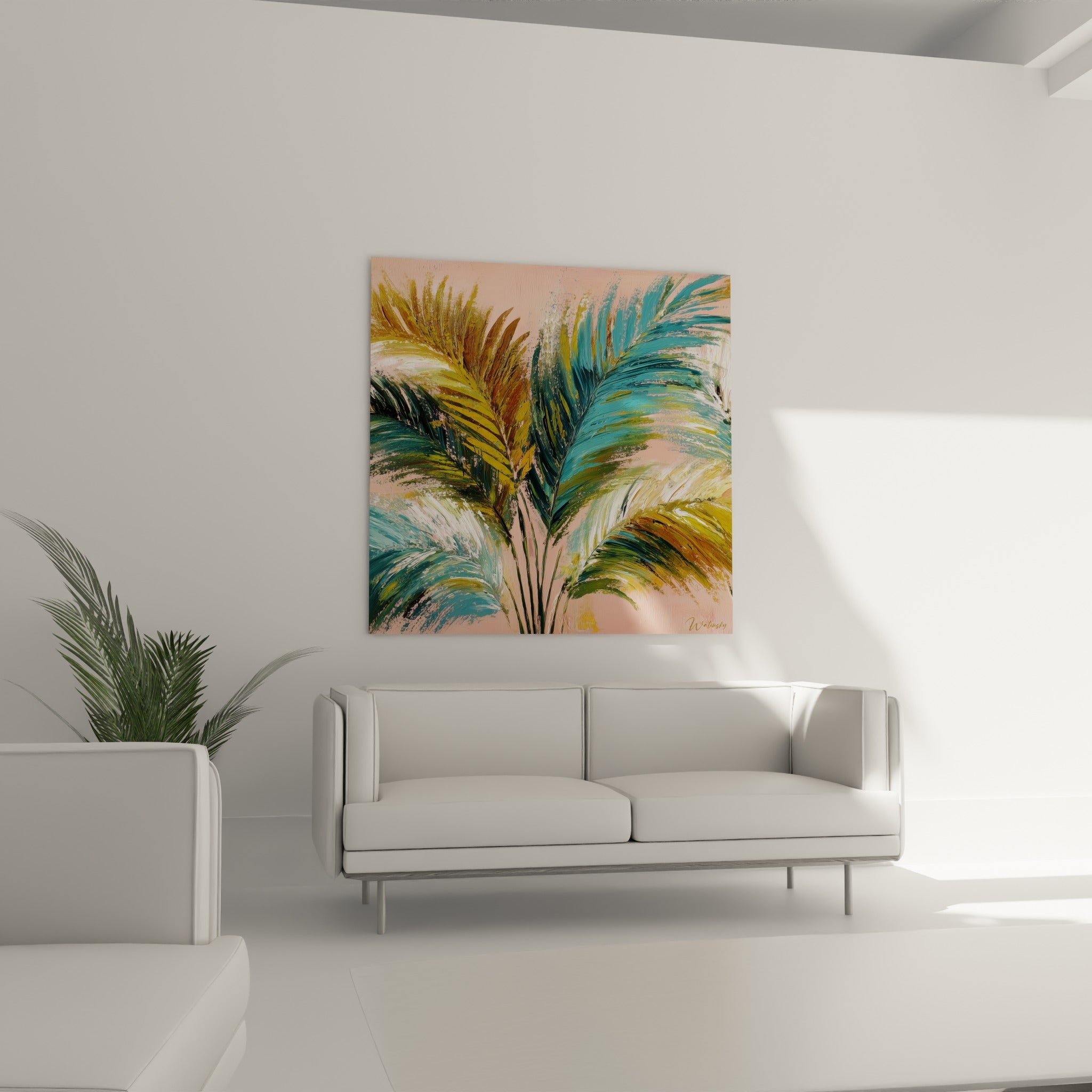 Éventail de palmier doré et vert olive sur fond rose au-dessus d'un canapé dans un salon lumineux