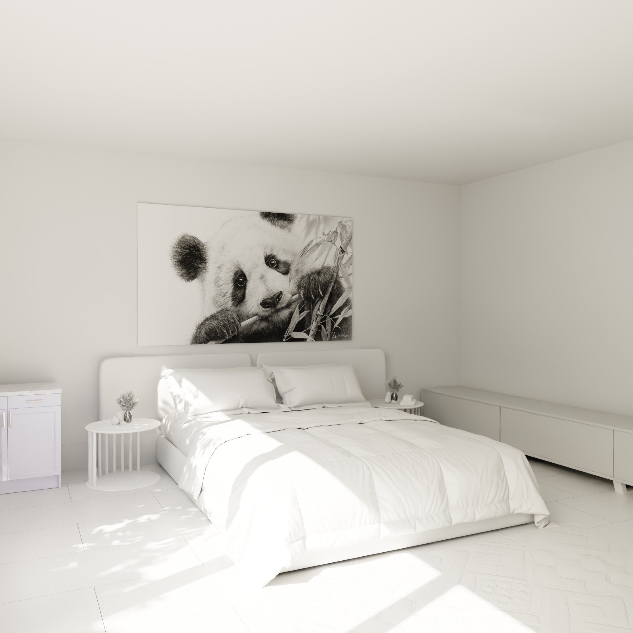 Museau expressif du panda anthracite et blanc au-dessus d'un lit dans une chambre claire