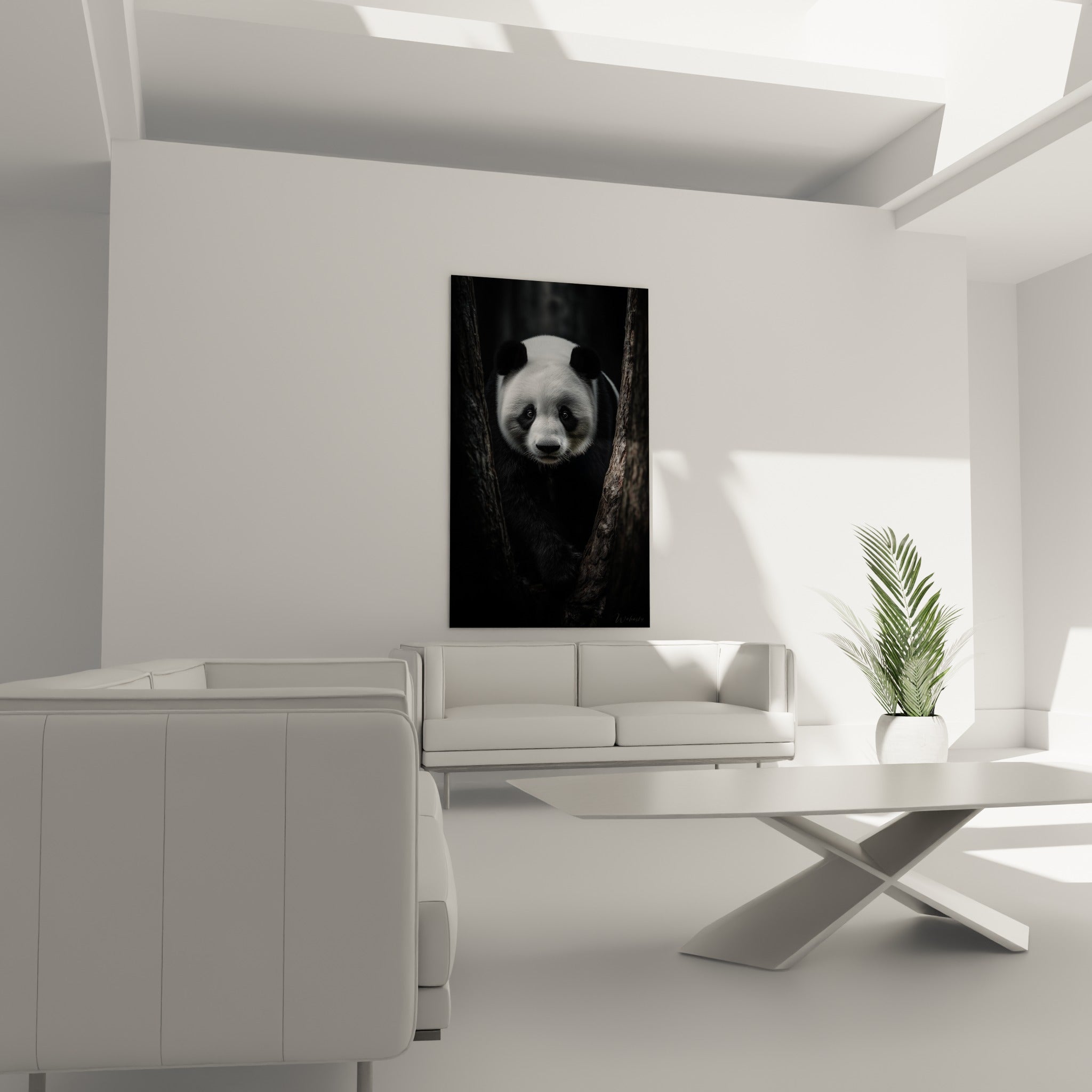 Panda au regard sombre et pelage anthracite accroché au-dessus d'un canapé dans un salon lumineux