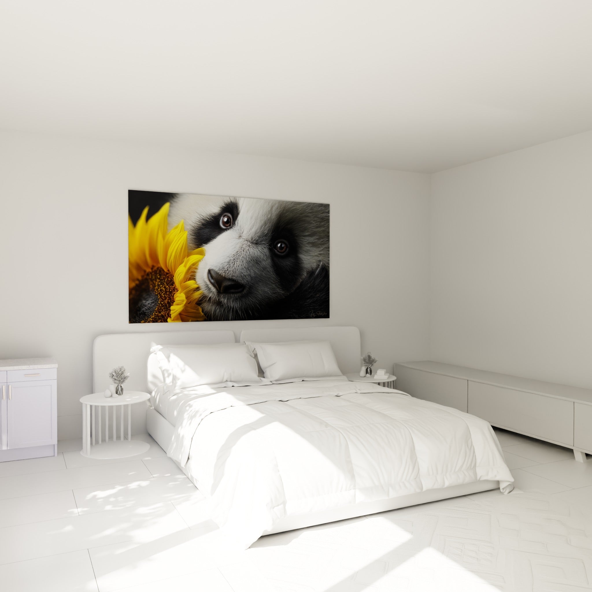 Museau blanc et noir du panda près d'un tournesol jaune, au-dessus d'un lit dans une chambre claire