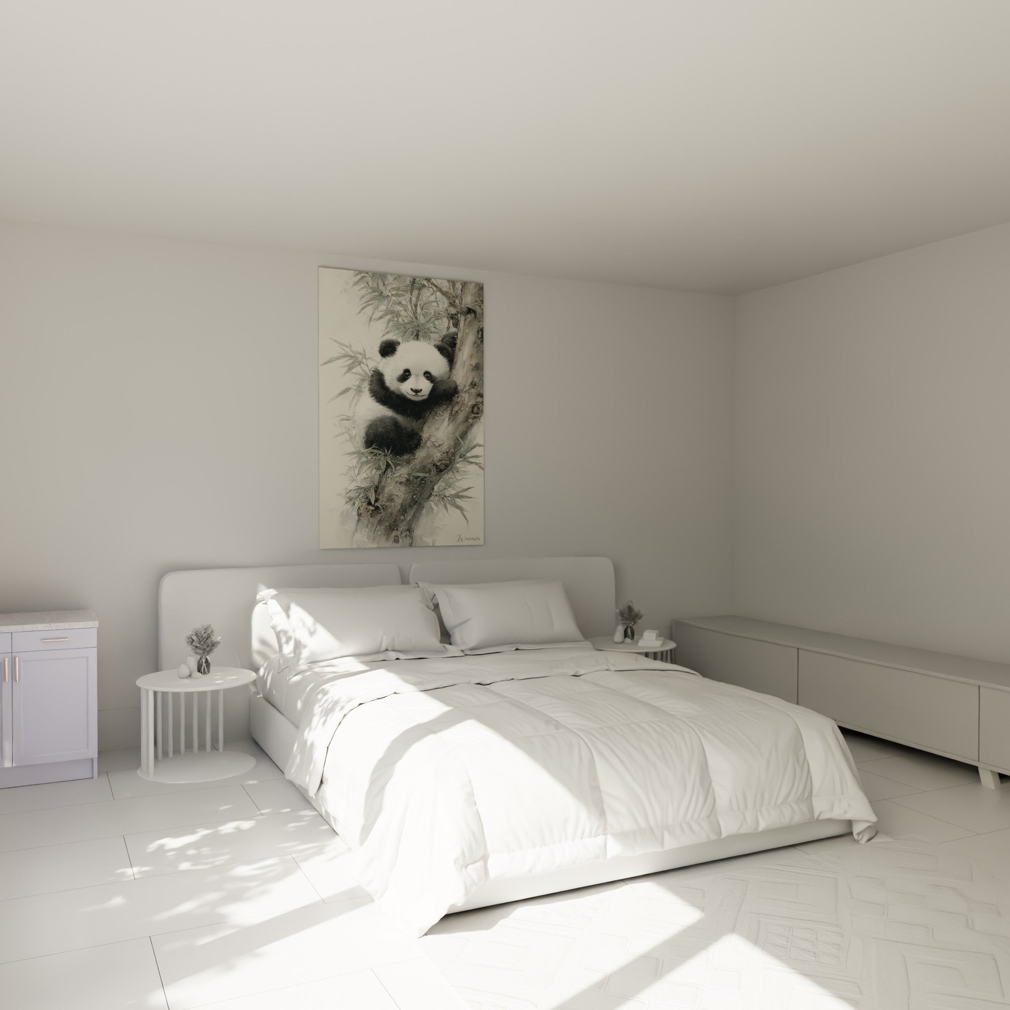 Panda juvénile aux pattes noires et pelage ivoire, au-dessus d'un lit dans une chambre claire