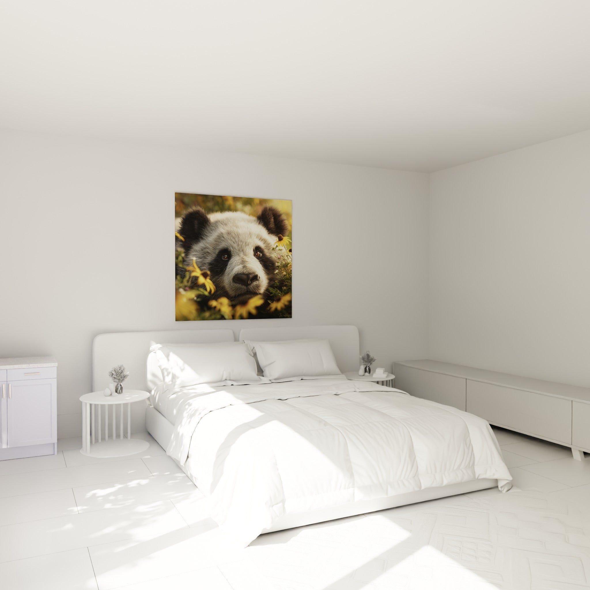 Museau noir de panda entouré de rudbeckias jaunes, accroché au-dessus d'un lit dans une chambre claire