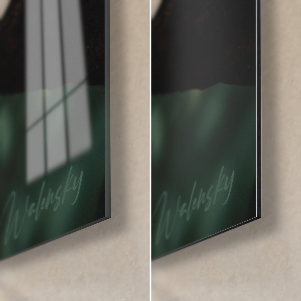 Tableau panda endormi, coin bas droit : verre acrylique brillant à gauche, alu Dibond mat à droite, tranche de 3 mm, signature verte