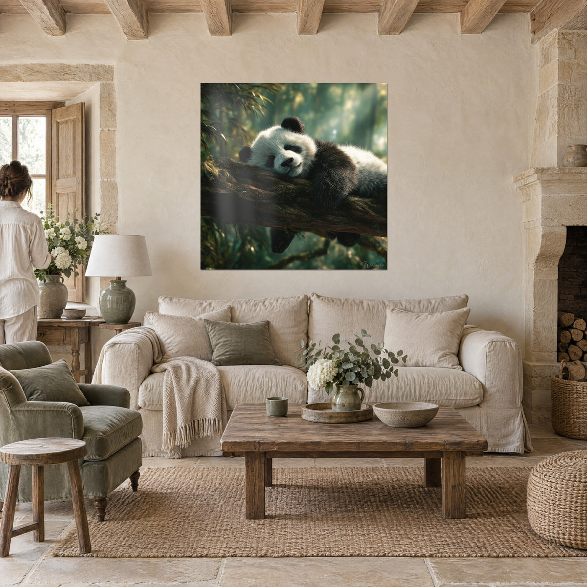 Tableau ourson panda assoupi sur une branche moussue, fourrure blanche et noire, forêt verte, au-dessus d'un canapé dans un salon lumineux