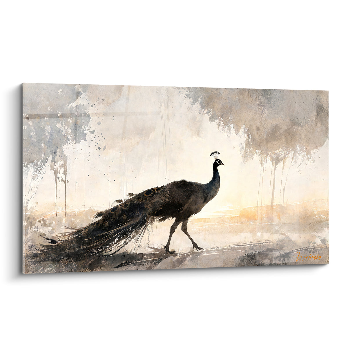 Paon anthracite marchant sur fond ocre et beige, plumage déployé en traîne graphique