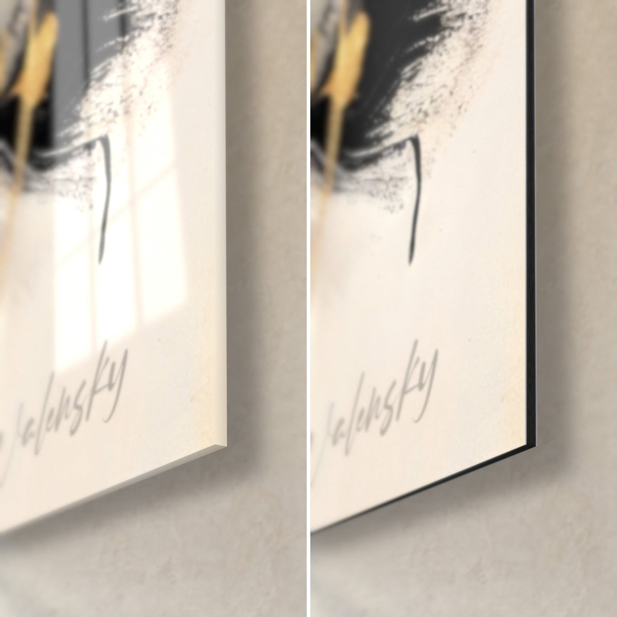 Schilderij zwarte en gouden pauw, rechtsonder: glanzend glas links, mat Dibond-aluminium rechts, zichtbare zwarte rand van 3 mm