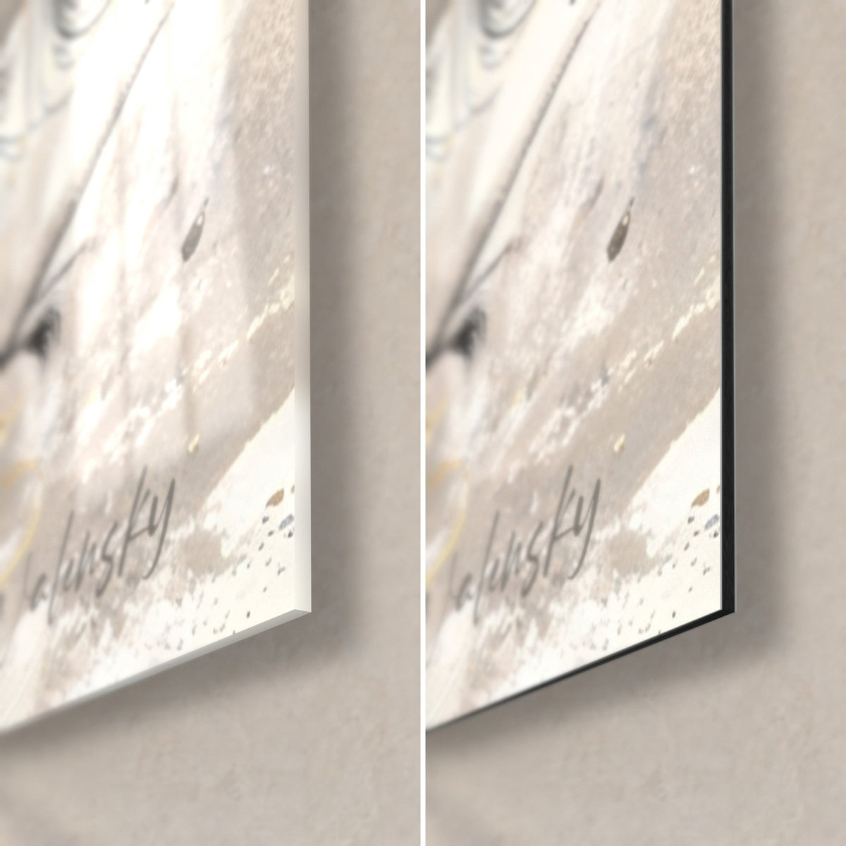 Tableau paon aux ocelles orangées, coin bas droit : verre acrylique brillant à gauche, alu Dibond mat noir à droite, tranche de 3 mm