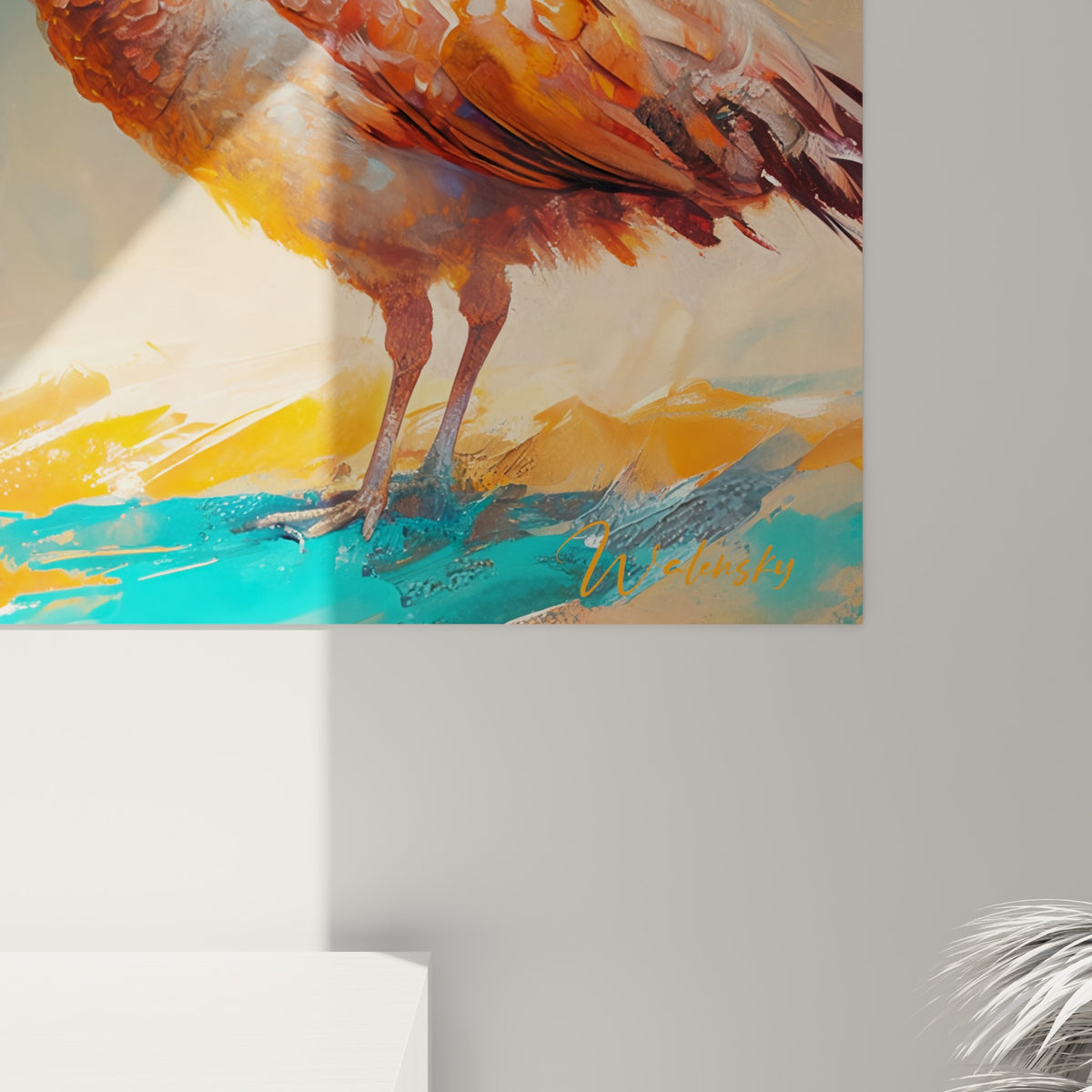 Détail des plumes ocellées turquoise et dorées du paon révélant la texture picturale et les coulures orange