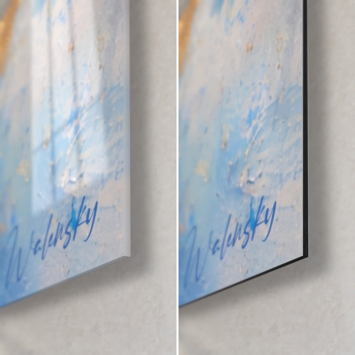 Wall art peacock in blue and gold tones, bottom right corner: glossy glass on the left, matte Dibond on the right, 3 mm edge