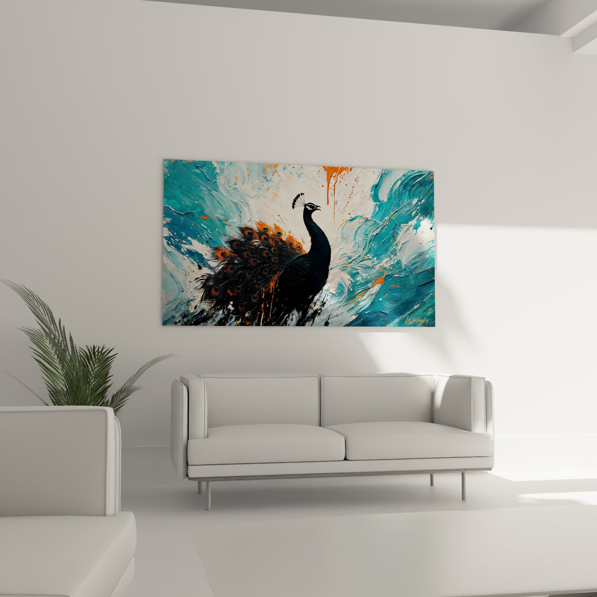 Silhouette de paon noir et bleu turquoise se dressant fièrement, accrochée au-dessus d'un canapé dans un salon lumineux