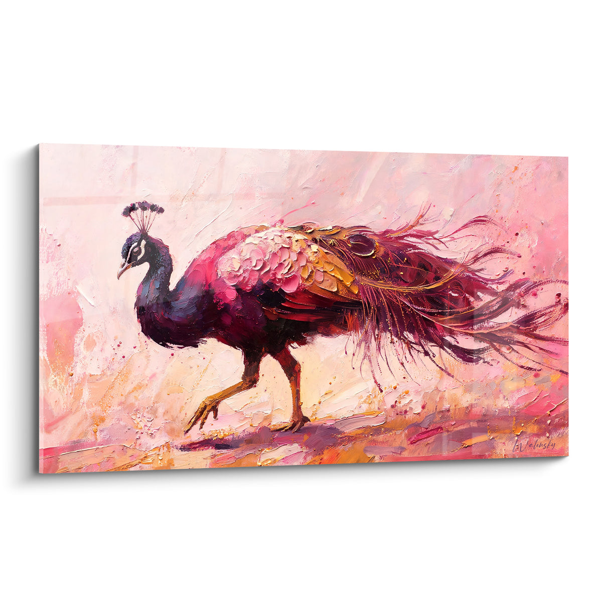 Paon en marche aux teintes rose et bordeaux, plumage doré déployé, empâtements expressifs