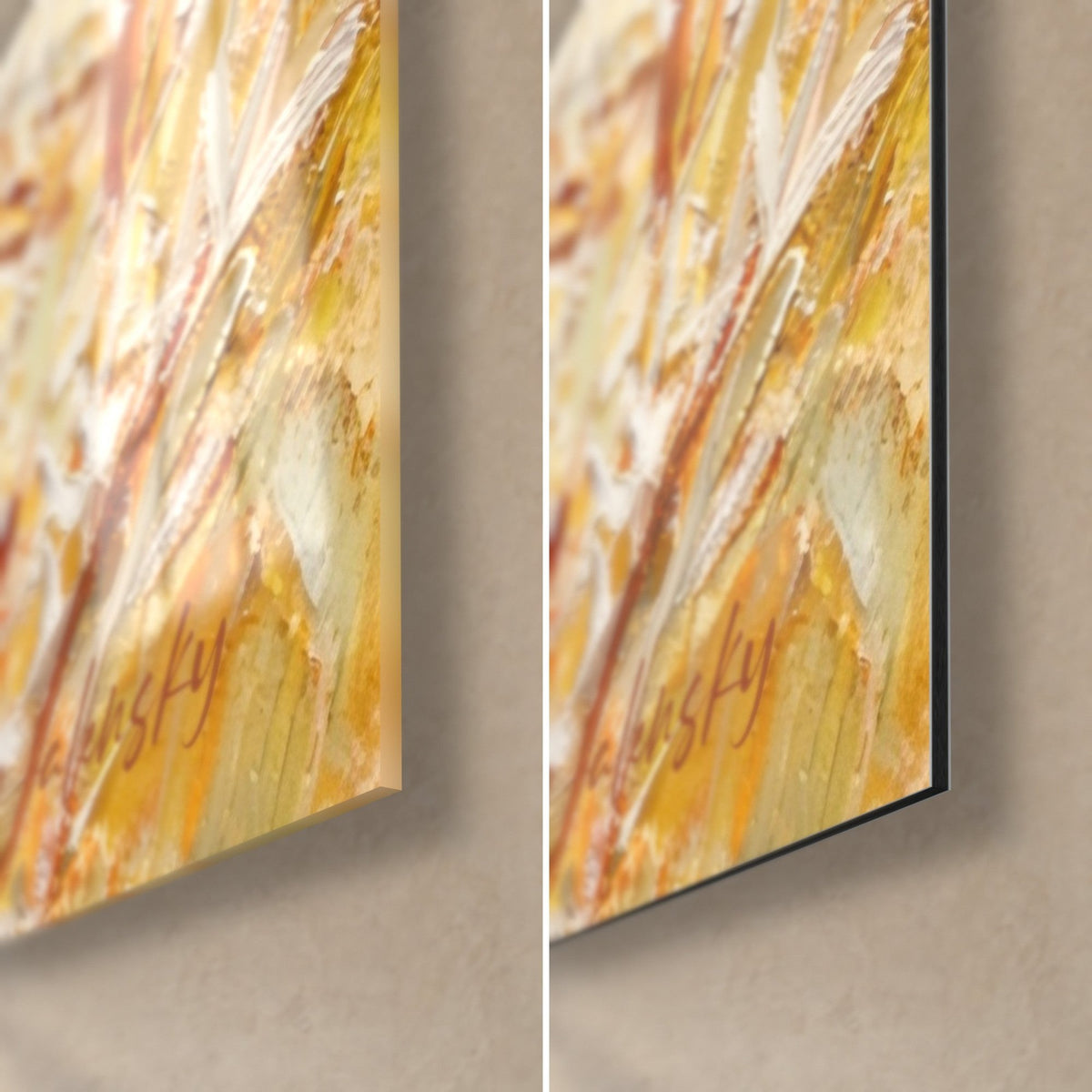 Quadro pavone con occhi dorati e bianco madreperla, angolo in basso a destra: vetro lucido a sinistra, alluminio Dibond opaco a destra, bordo da 3 mm