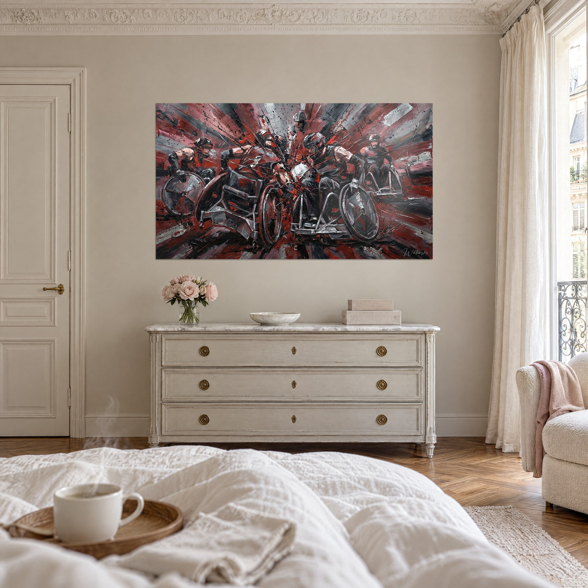 Tableau sportifs en fauteuil de course casqués, traînées anthracite et carmin, au-dessus d'un lit dans une chambre claire