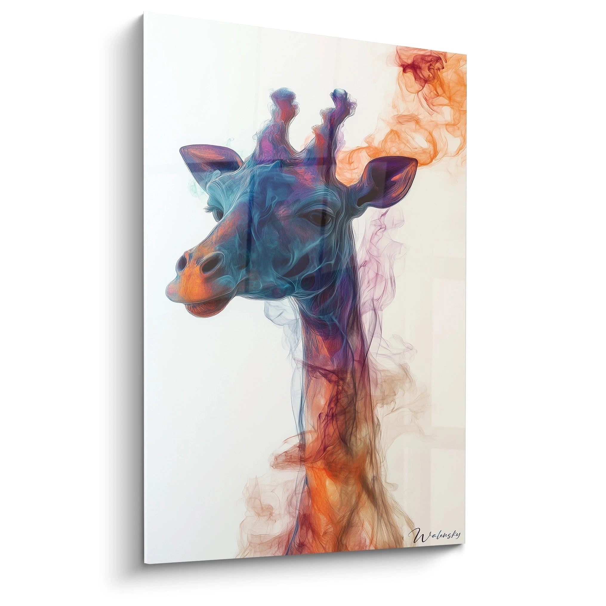 Un tableau girafe artistique composé de volutes colorées, où la tête de l'animal émerge clairement tandis que le corps se dissout en fumée. Dominé par des bleus profonds, violets et oranges vifs sur fond blanc, avec des textures vaporeuses créant un effet de mouvement perpétuel.
