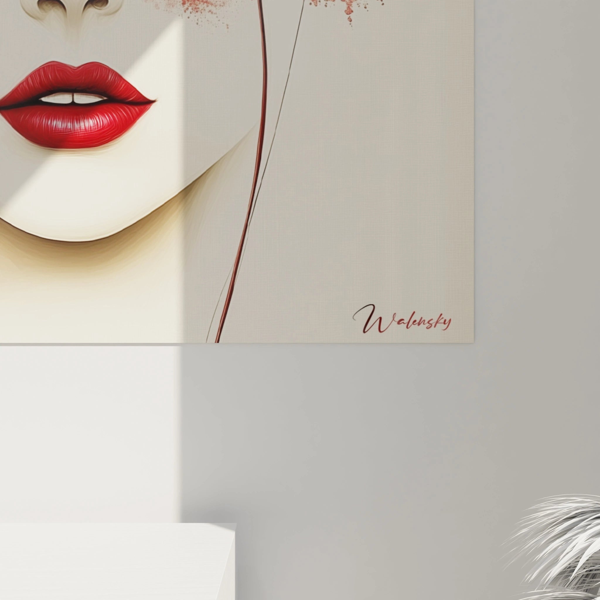 Un tableau visage abstrait contemporain montrant un profil ivoire aux lèvres écarlates et œil clos. La composition juxtapose un coquelicot rouge dynamique sur la joue, créant un contraste dramatique entre douceur et passion sur fond beige texturé.
